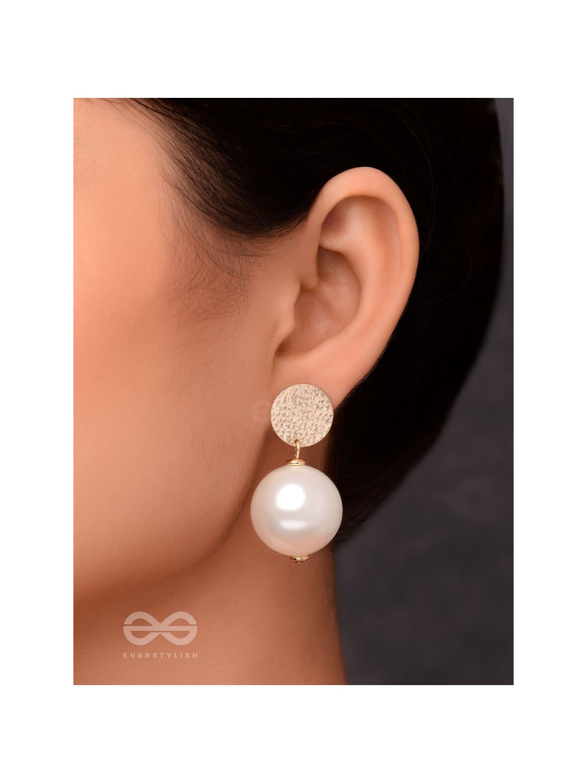 THE CLASSIC LUSTRE - PEARL DROP EARRINGS