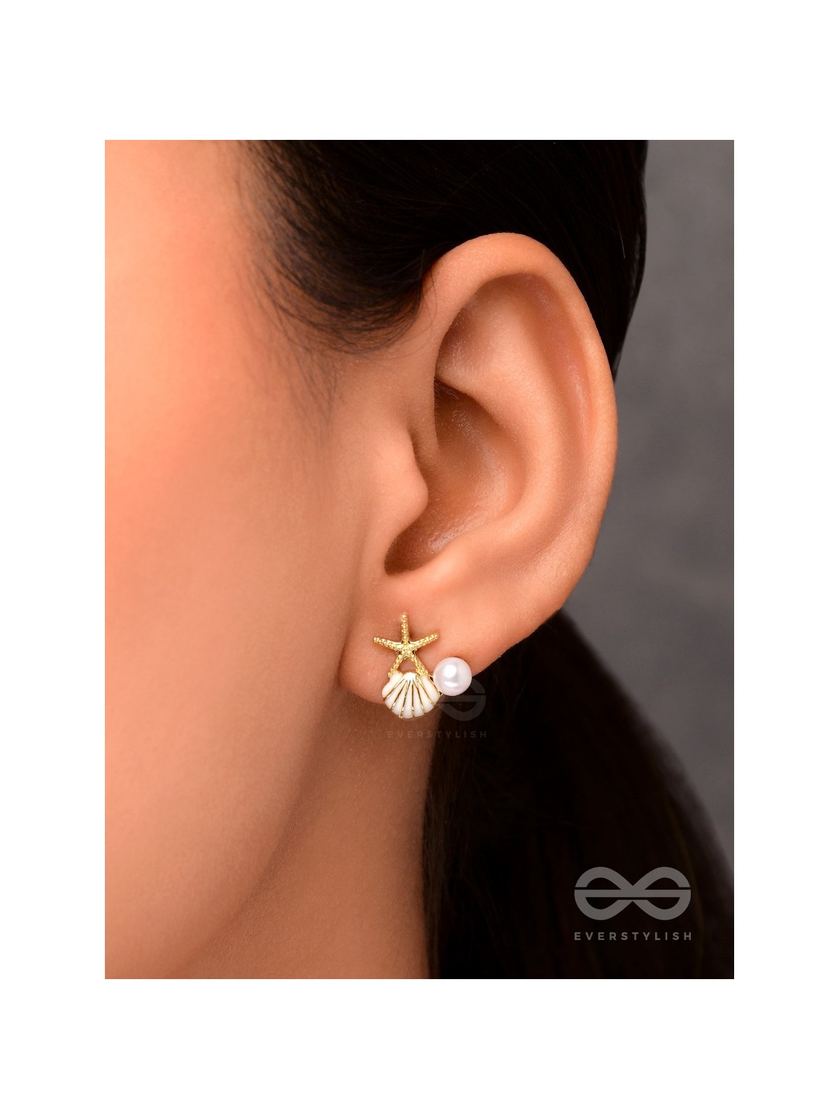 STARFISH & SEASHELL WISHES - GOLDEN AND WHITE EMBELLISHED STUD EARRINGS