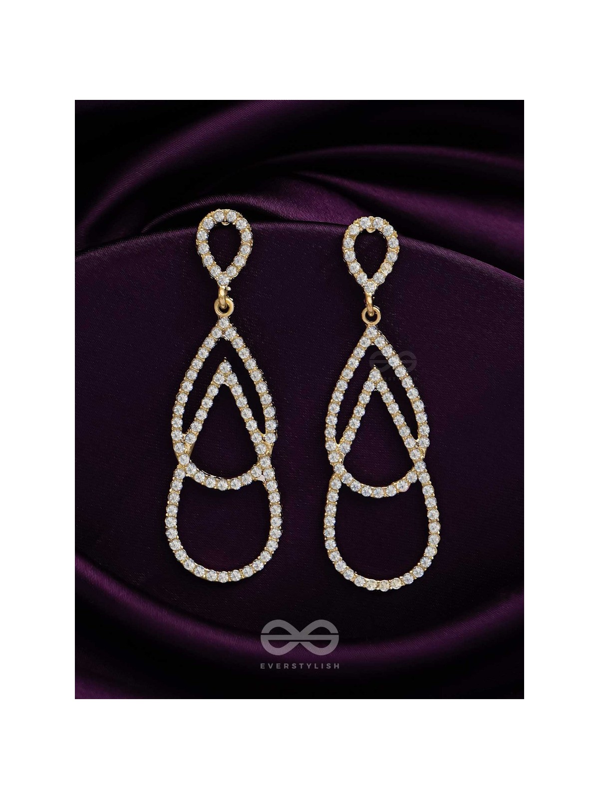 DROP IT LIKE IT'S HOT - STATEMENT GOLDEN EARRINGS