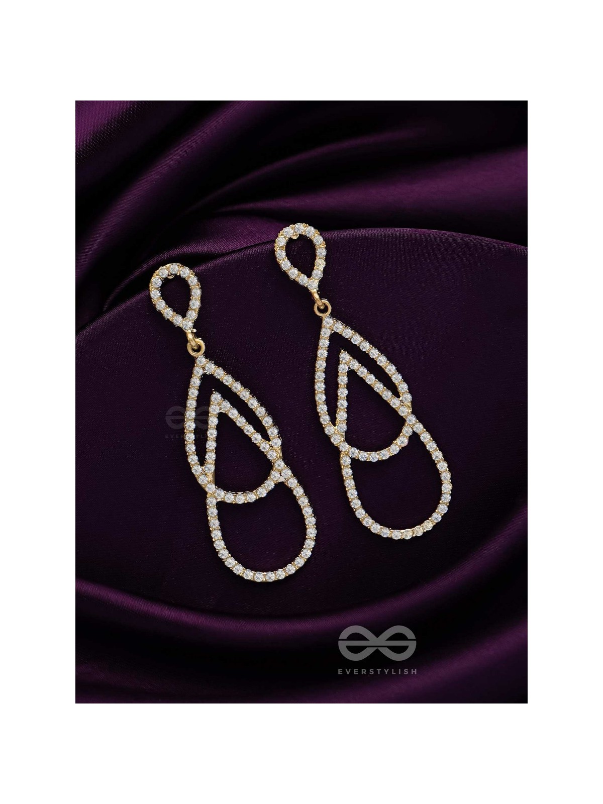 DROP IT LIKE IT'S HOT - STATEMENT GOLDEN EARRINGS