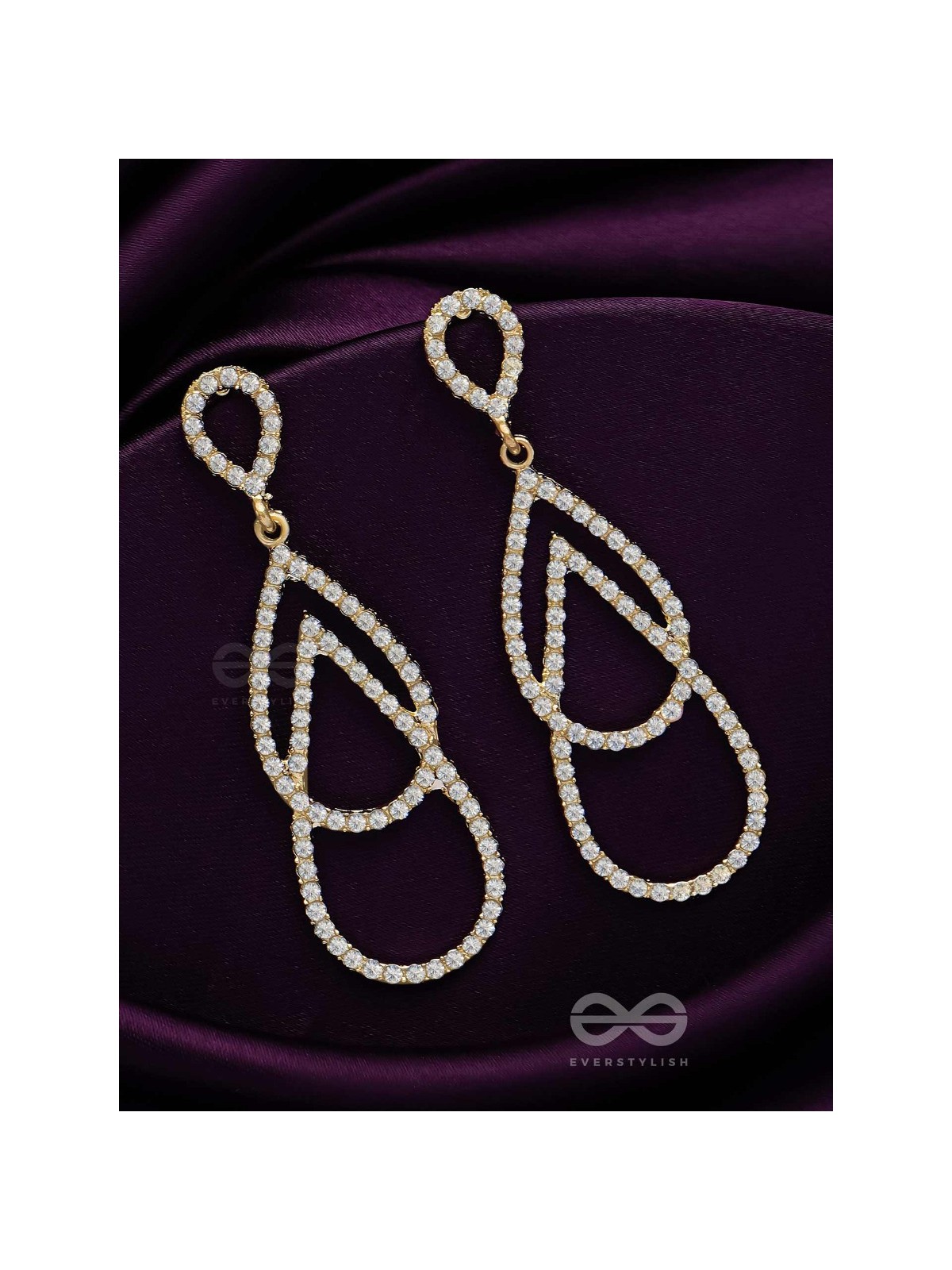 DROP IT LIKE IT'S HOT - STATEMENT GOLDEN EARRINGS