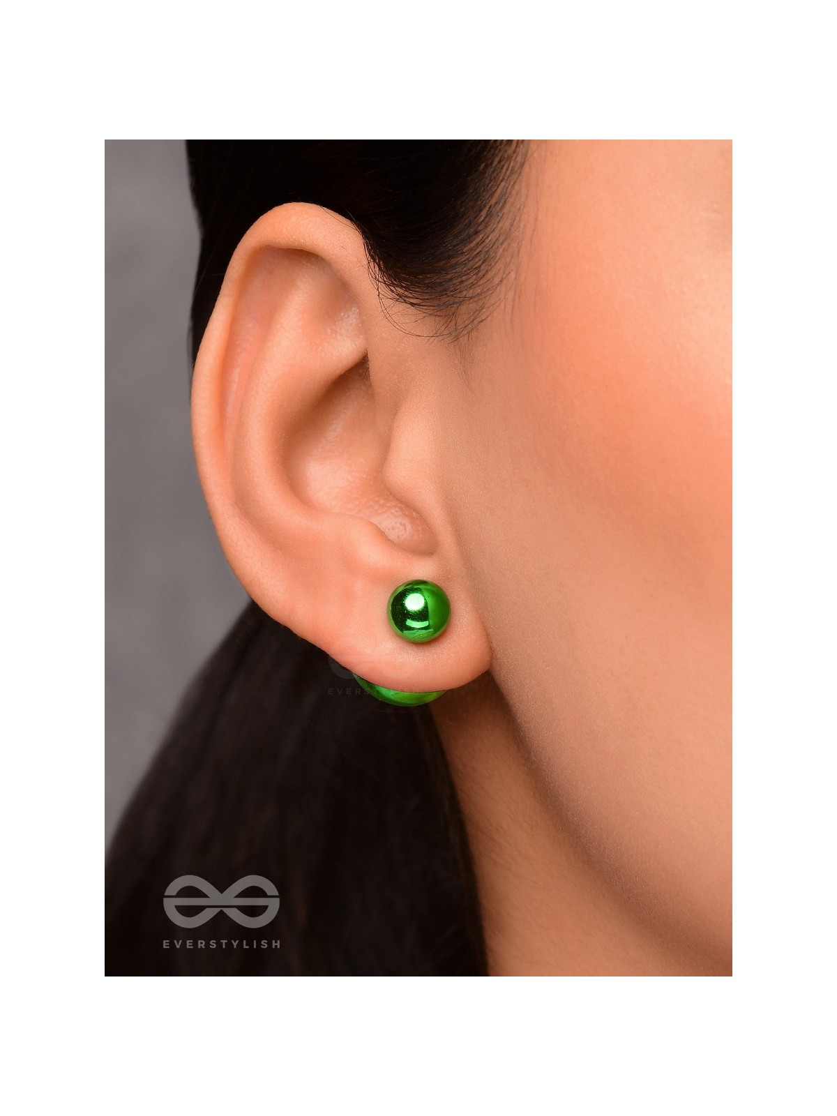 GIGGLES & GLITTERS - GREEN PEARLS STUD EARRINGS