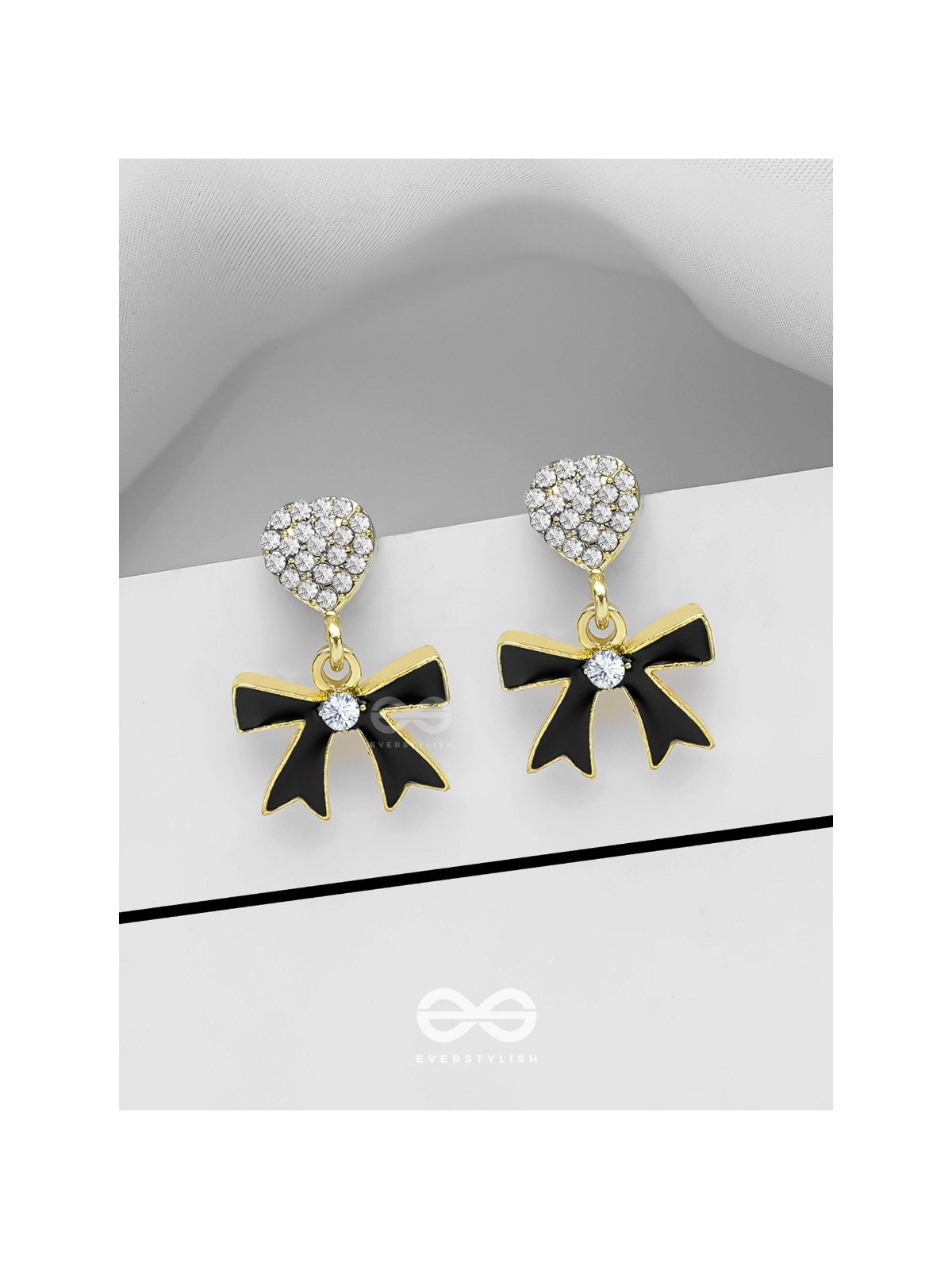 BOW TO THE NIGHT - GOLDEN AND BLACK EMBELLISHED EARRINGS