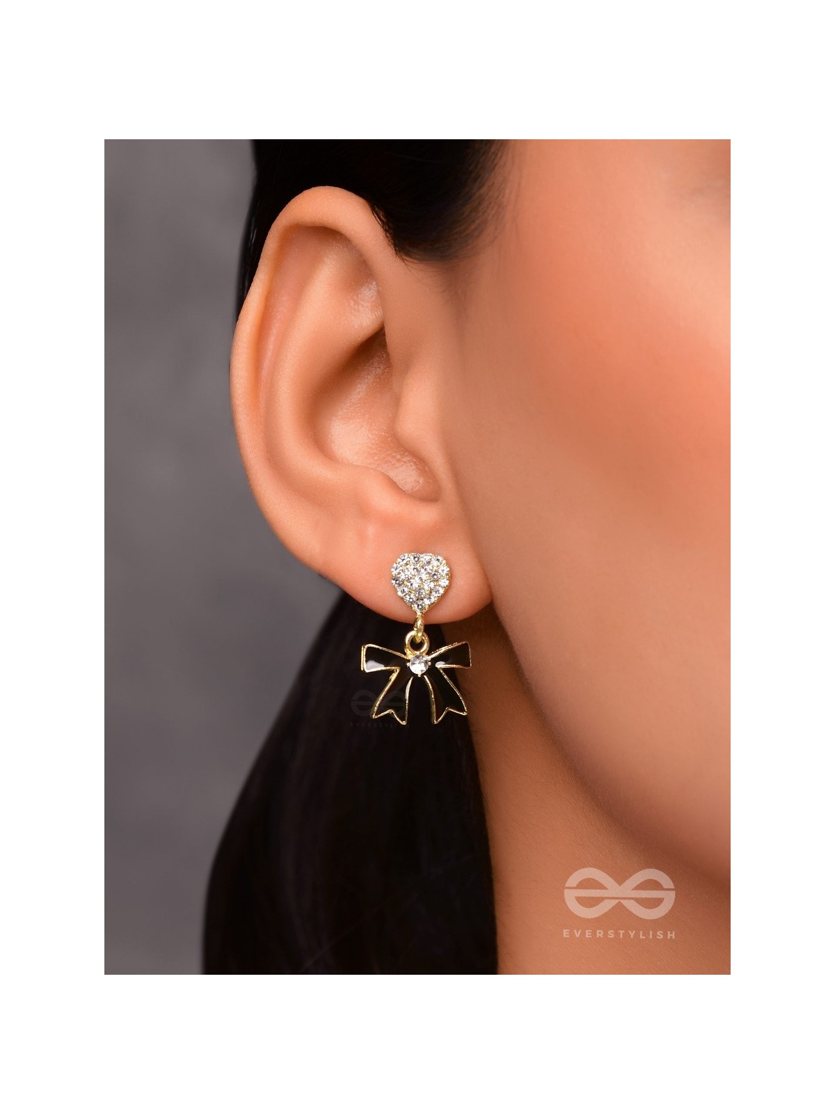 BOW TO THE NIGHT - GOLDEN AND BLACK EMBELLISHED EARRINGS