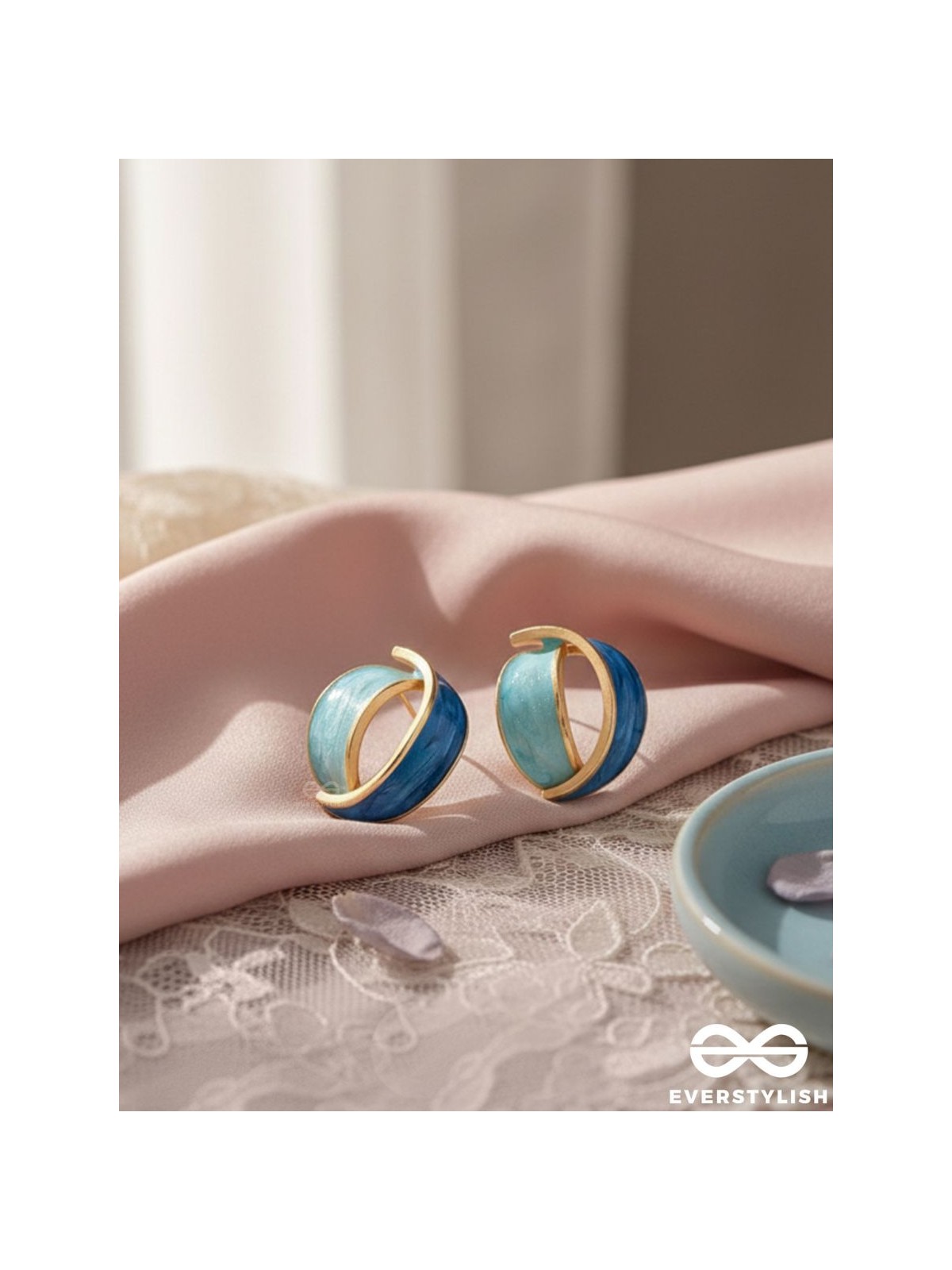 THE BLUE BAUBLES - GOLDEN ENAMELLED STUD EARRINGS