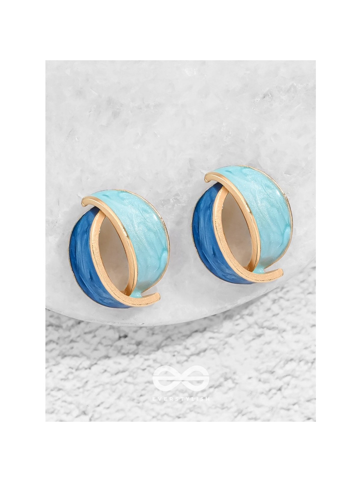 THE BLUE BAUBLES - GOLDEN ENAMELLED STUD EARRINGS