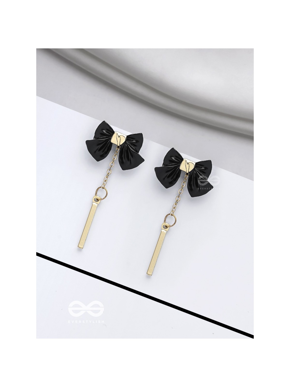 MIDNIGHT BOW - GOLDEN EMBELLISHED EARRINGS