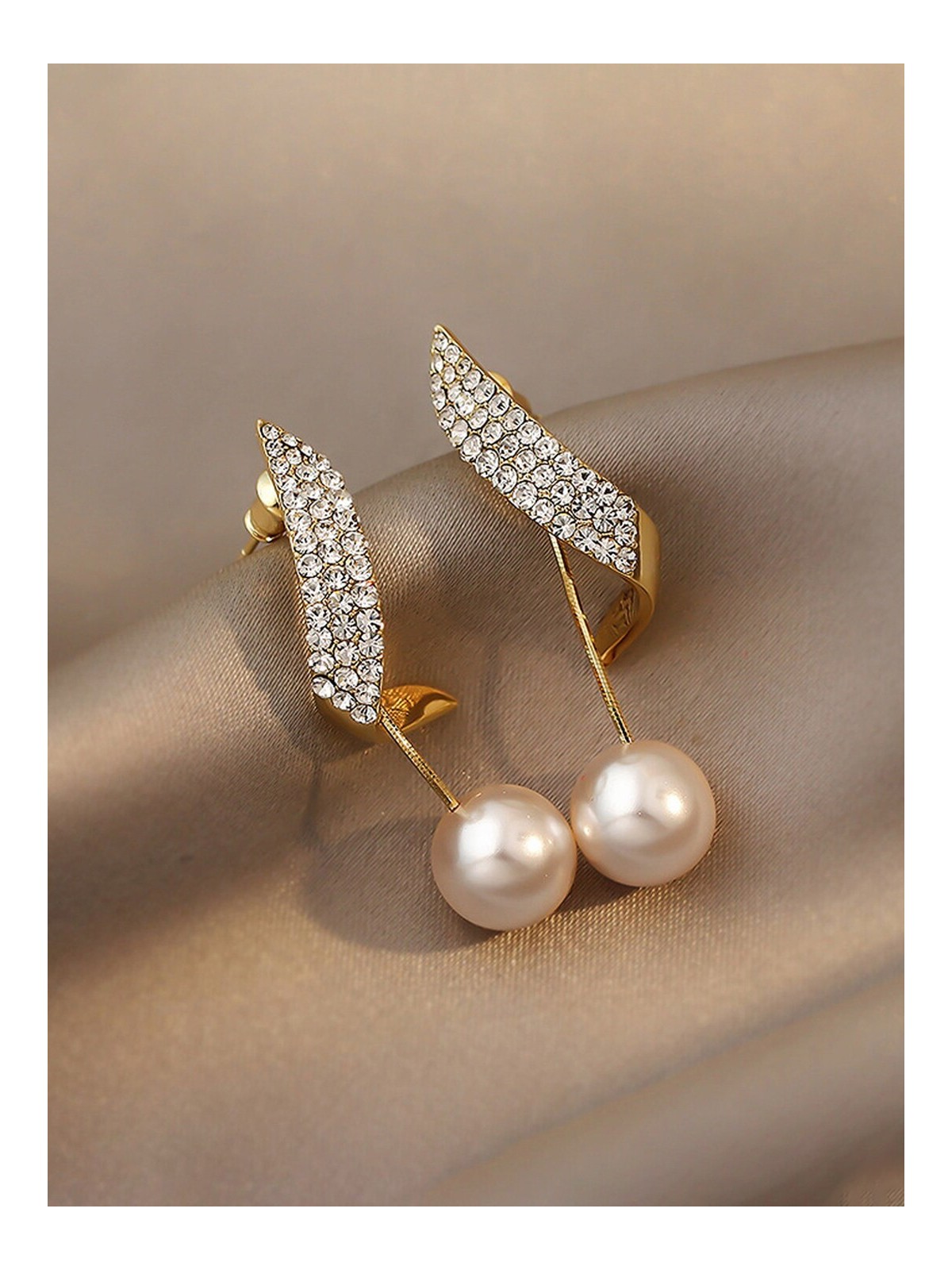 THE MELODIC TWIST - GOLDEN EMBELLISHED EAR JACKETS