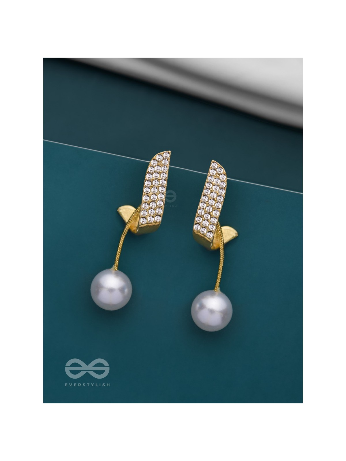 THE MELODIC TWIST - GOLDEN EMBELLISHED EAR JACKETS