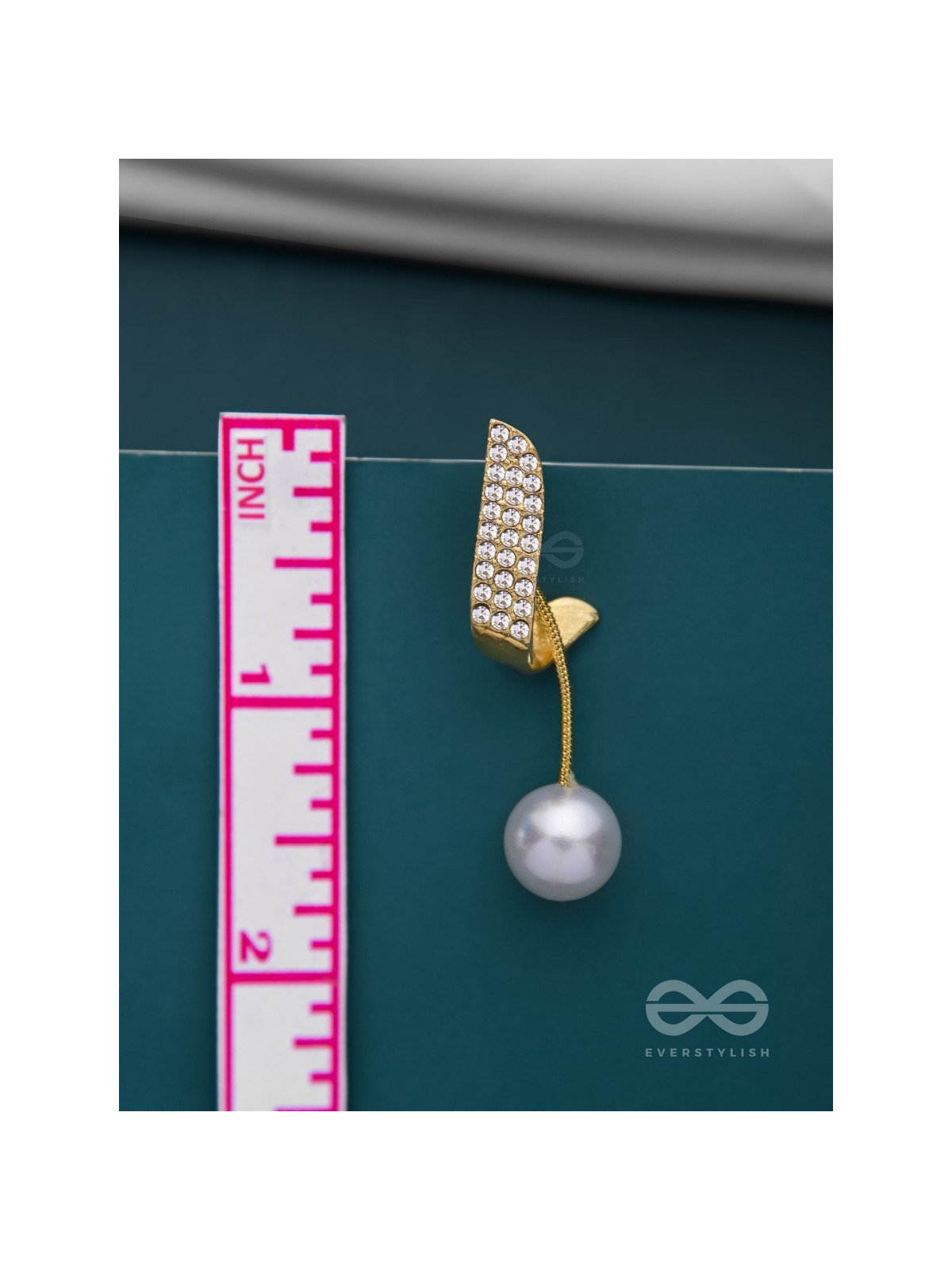 THE MELODIC TWIST - GOLDEN EMBELLISHED EAR JACKETS