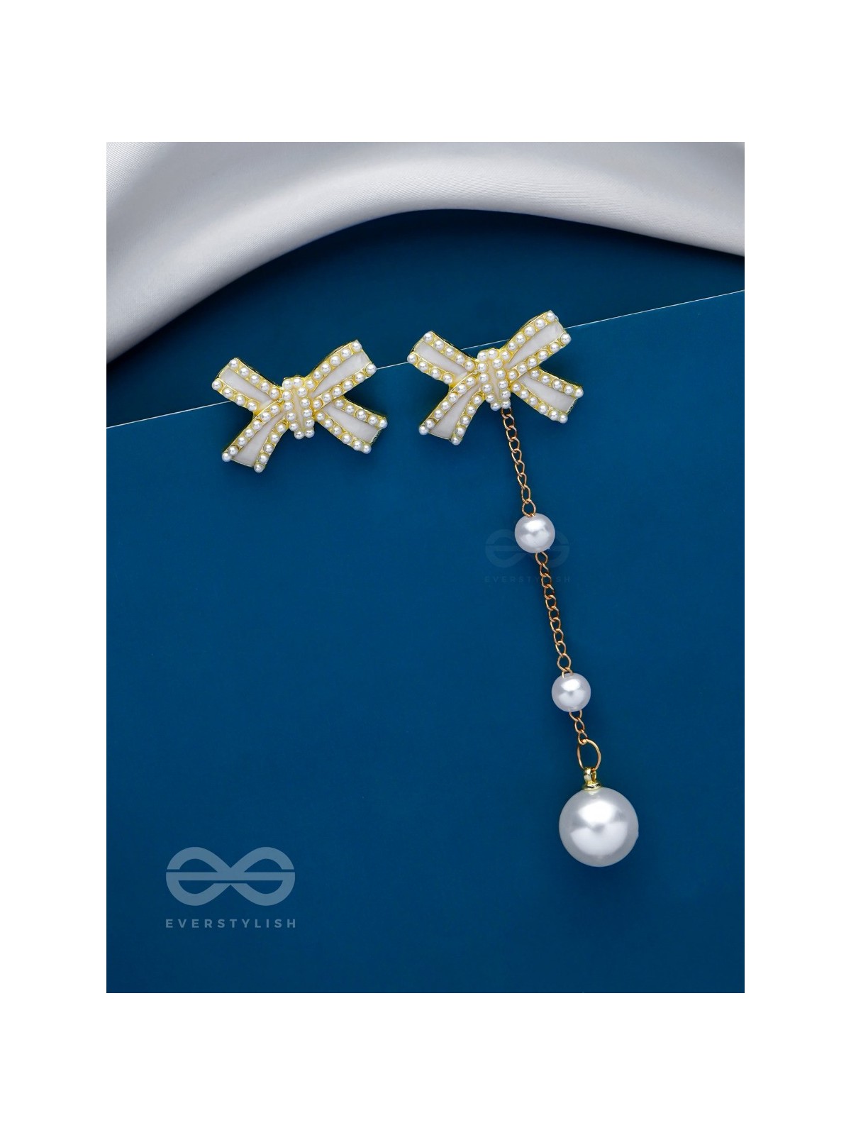 KNOTS OF ELEGANCE - GOLDEN PEARL EARRINGS