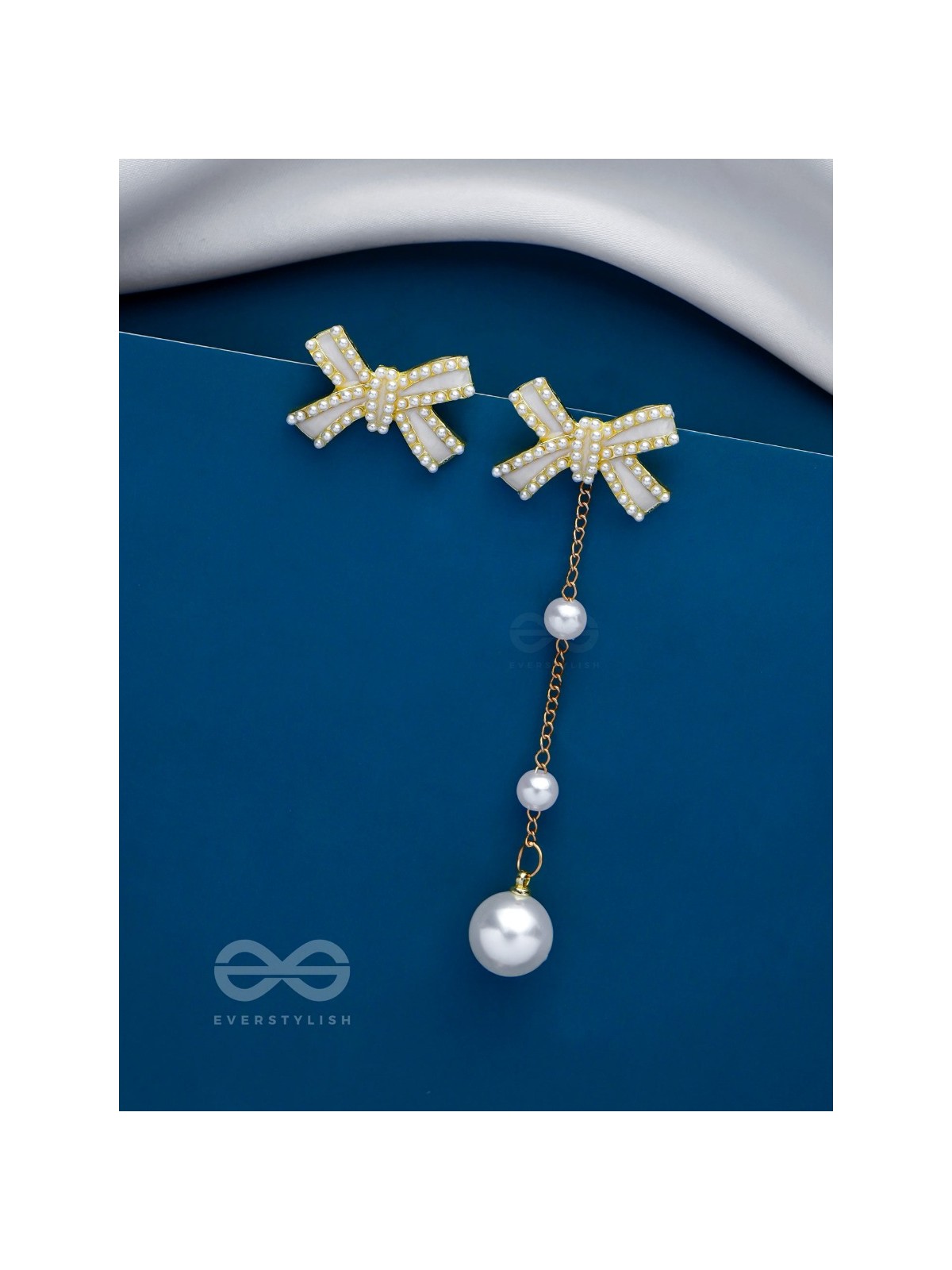 KNOTS OF ELEGANCE - GOLDEN PEARL EARRINGS