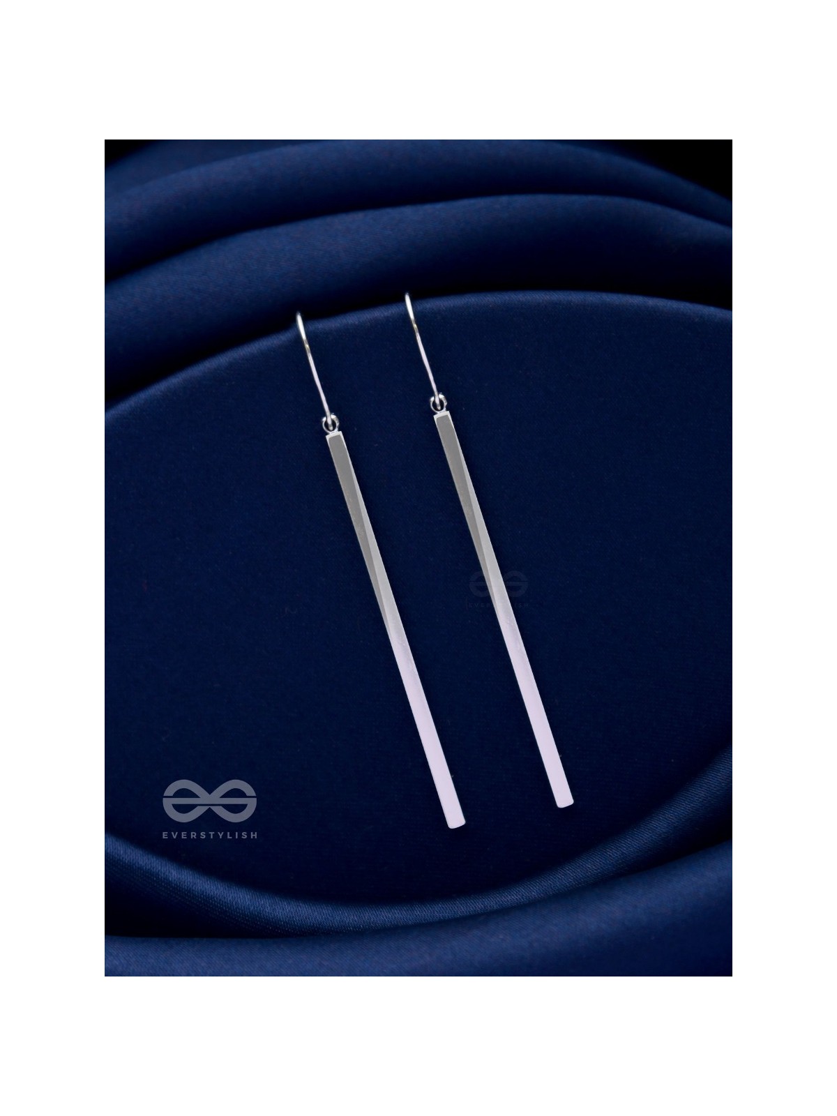 THE LUXURY DIMENSIONS - CLASSIC SILVER EARRINGS