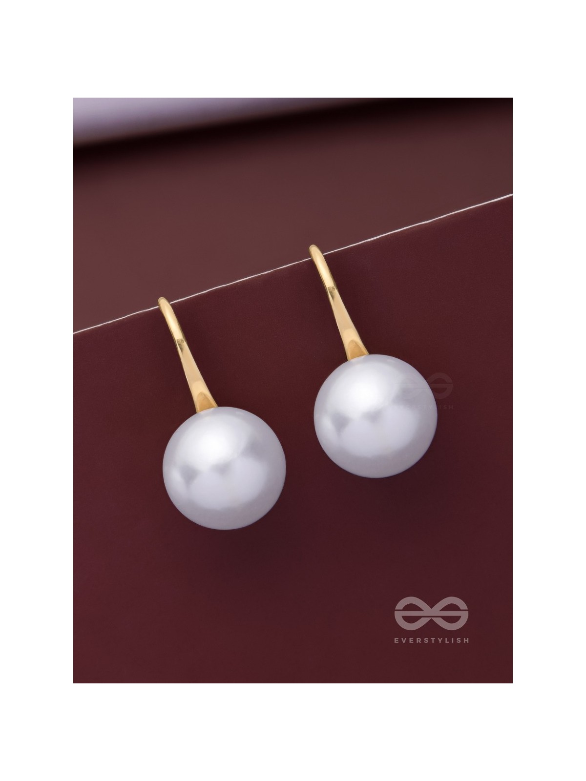 THE GROOVY PEARL - GOLDEN EMBELLISHED EARRINGS