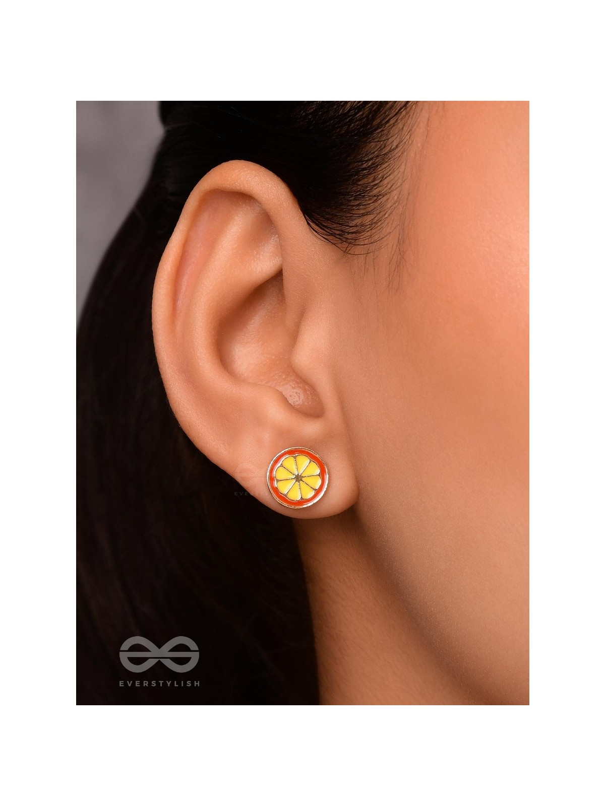THE LEMONY LIFE - GOLDEN EMBELLISHED STUD EARRINGS
