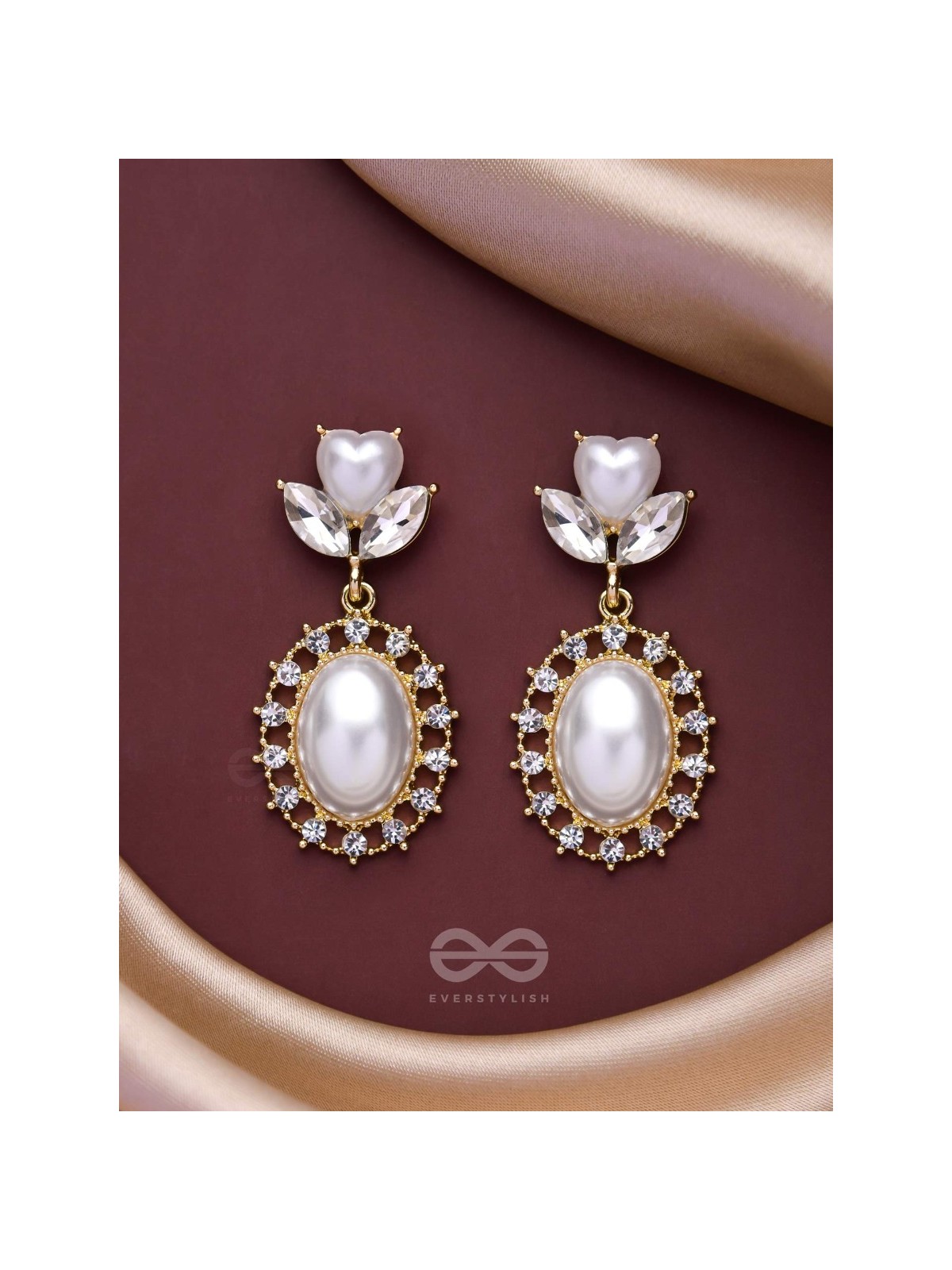 THE GRACEFUL ERA - GOLDEN EMBELLISHED EARRINGS