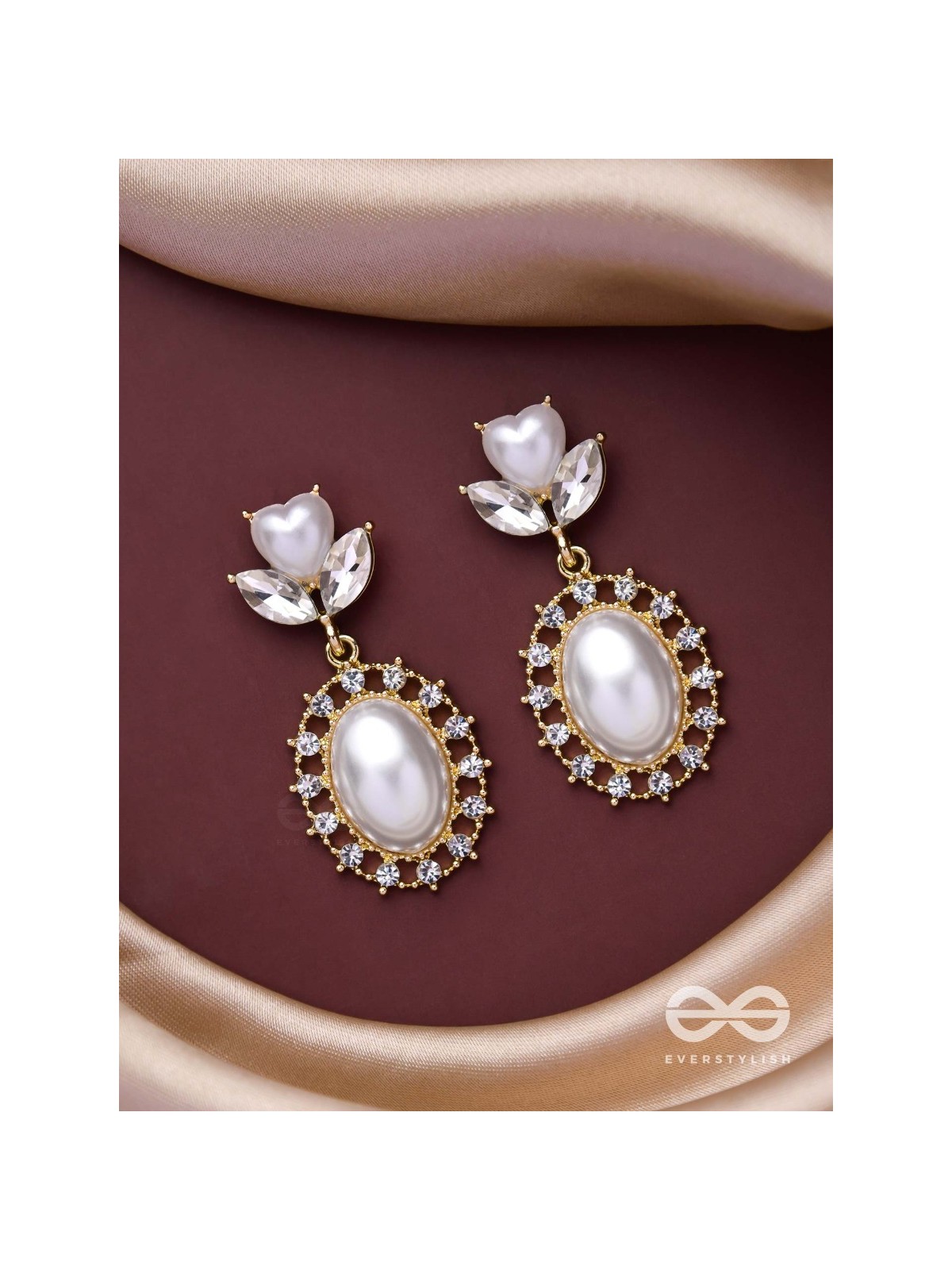 THE GRACEFUL ERA - GOLDEN EMBELLISHED EARRINGS
