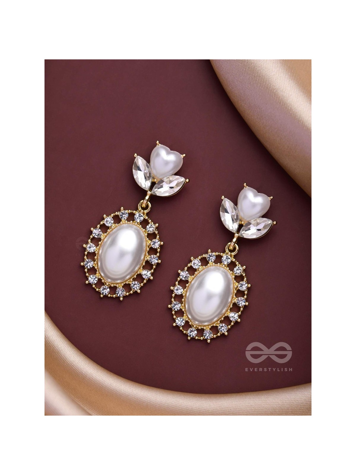 THE GRACEFUL ERA - GOLDEN EMBELLISHED EARRINGS