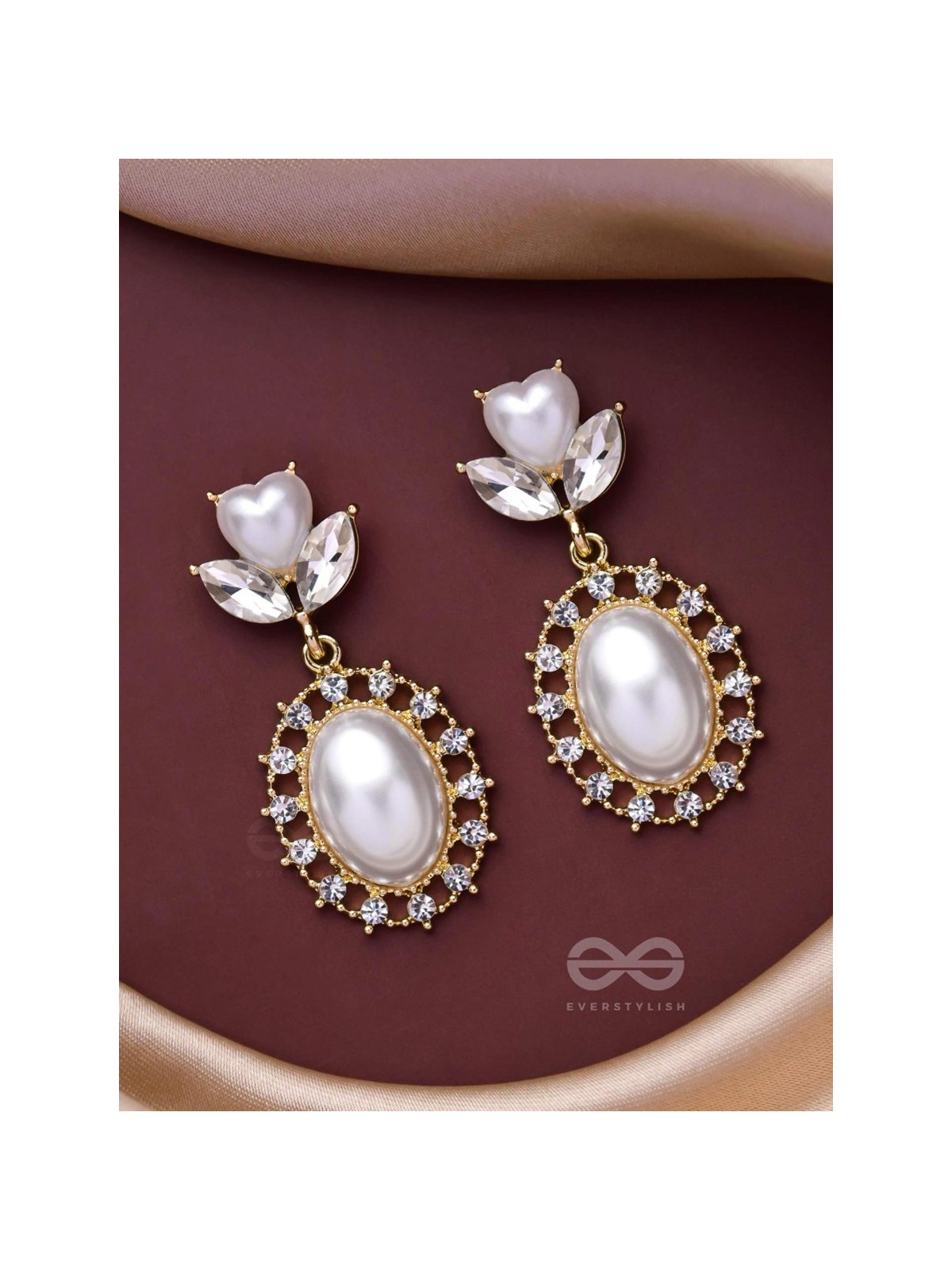 THE GRACEFUL ERA - GOLDEN EMBELLISHED EARRINGS