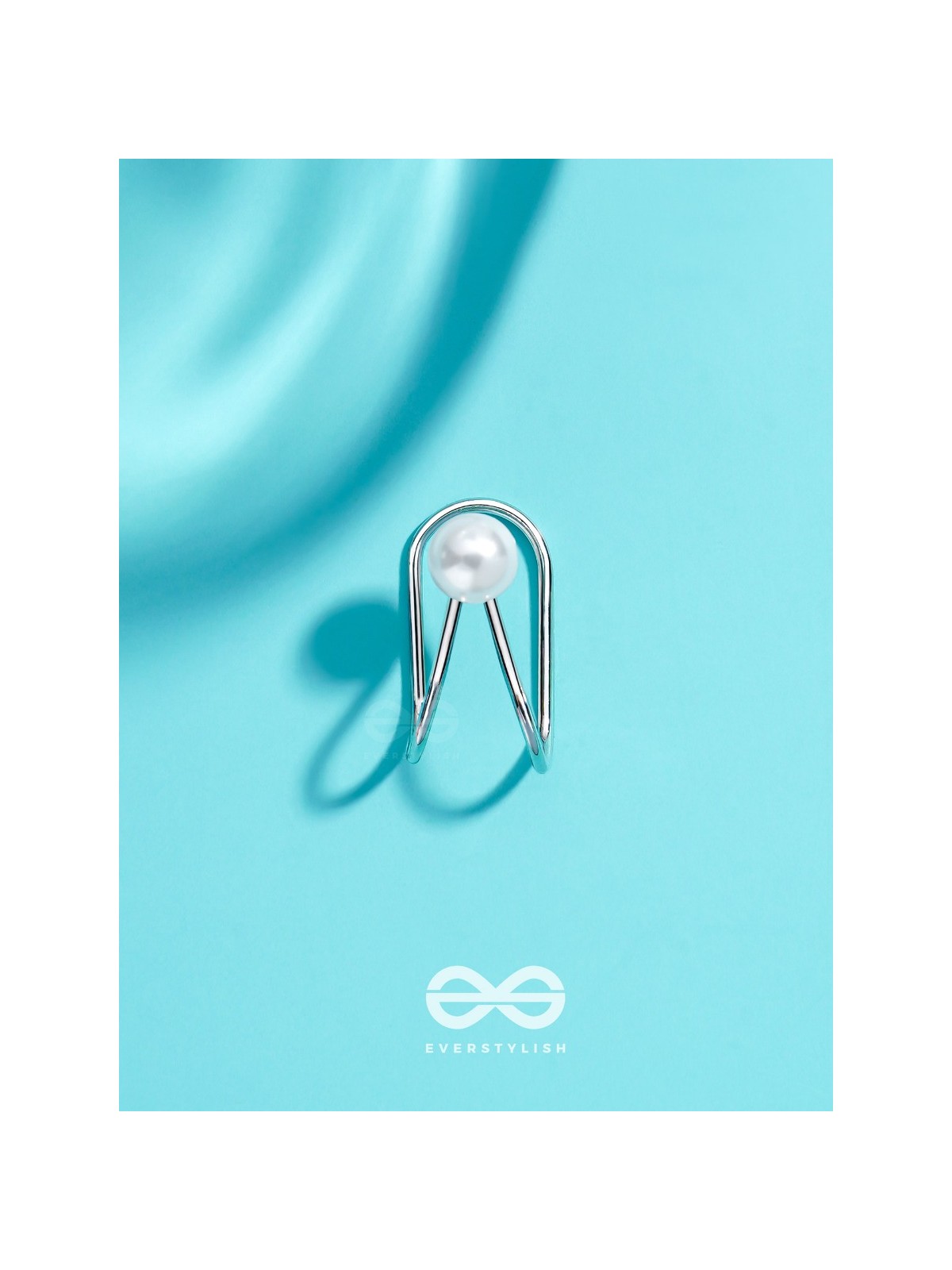 A PEARL PLEASE - SILVER EMBELLISHED EARCUFF