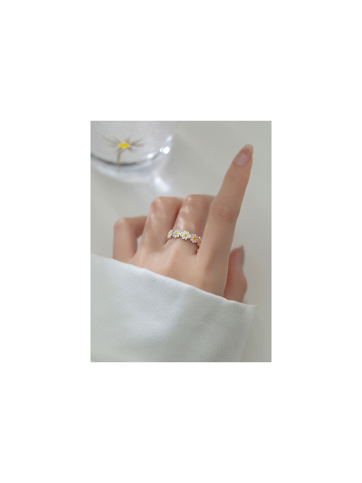 DAISY MEADOWS - SILVER EMBELLISHED RING (ADJUSTABLE)