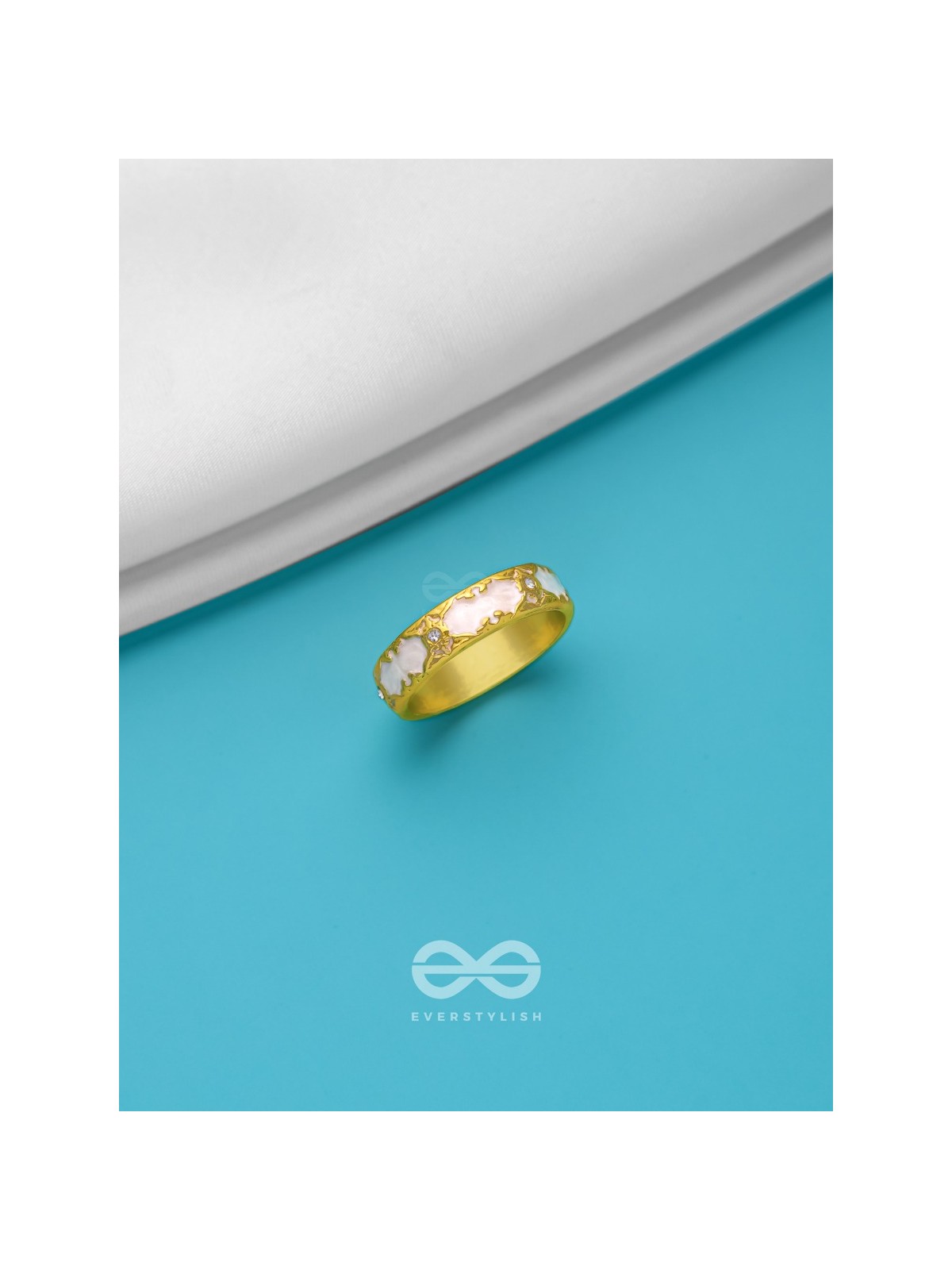 CHAMBER OF SECRETS - GOLDEN AND WHITE EMBELLISHED RING (ADJUSTABLE)