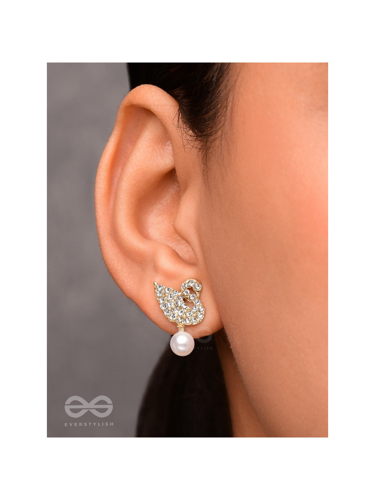 THE SWAN'S EMBRACE - GOLDEN EMBELLISHED EARRINGS