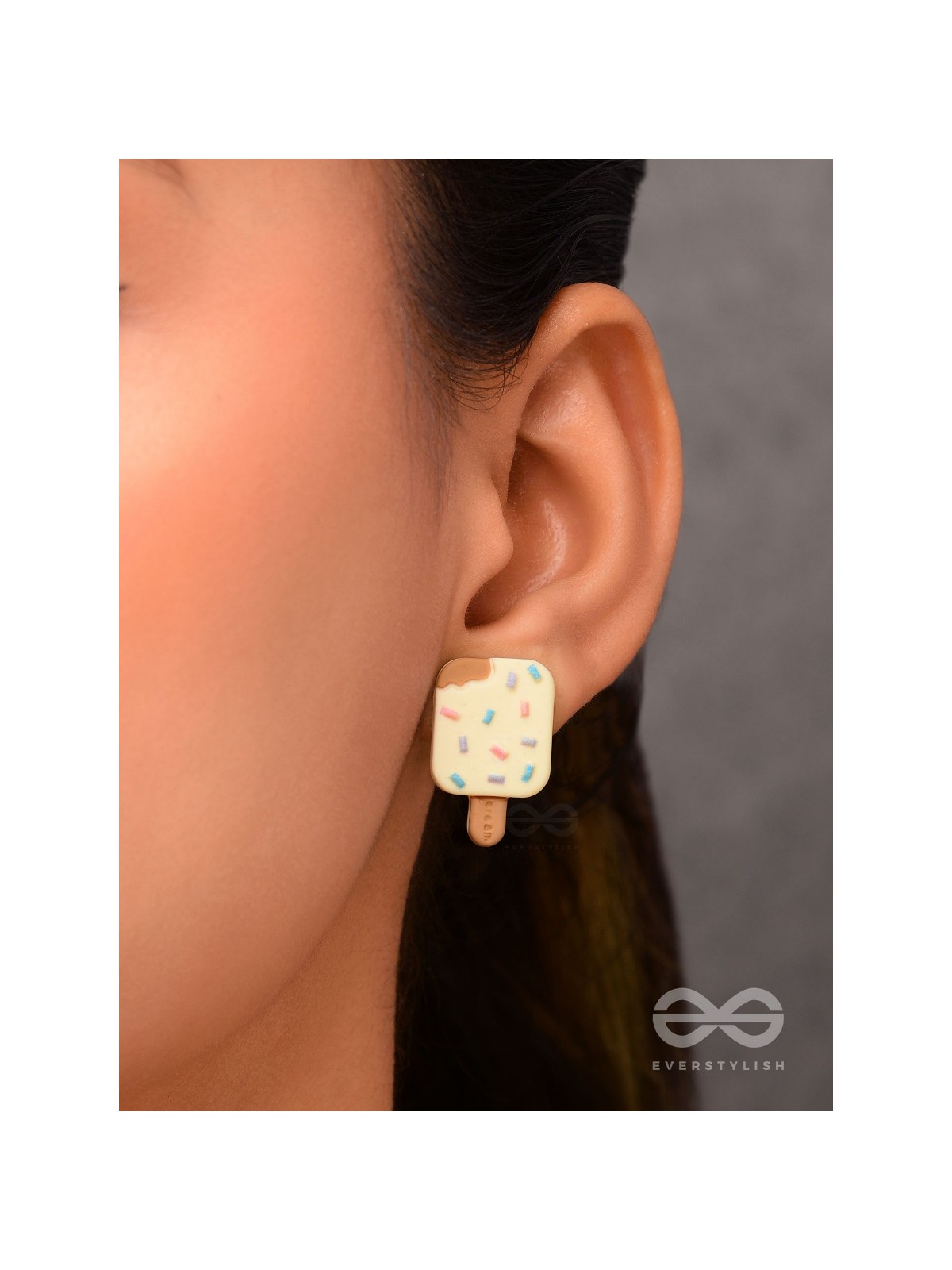 SCOOP 'N SNUGGLE - MISMATCHED ACRYLIC STUD EARRINGS