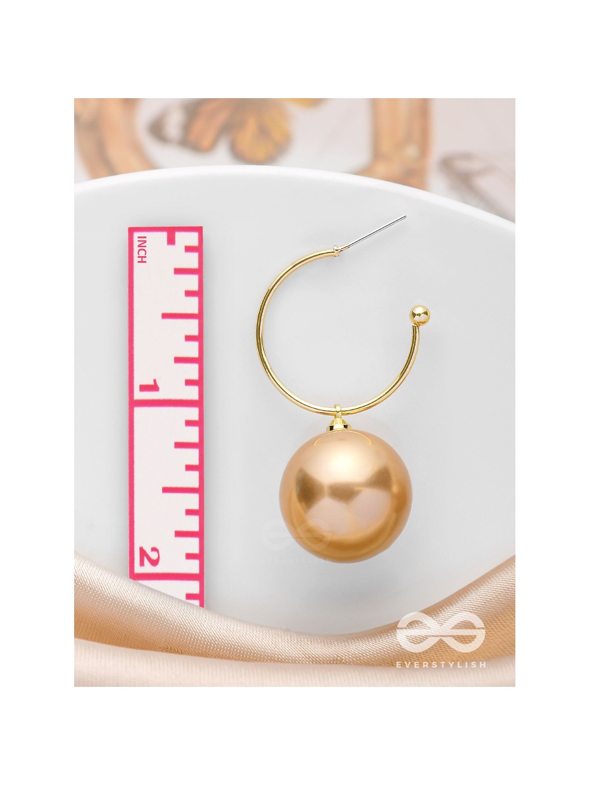 JINGLE BELL RADIANCE - GOLDEN EMBELLISHED PEARL EARRINGS