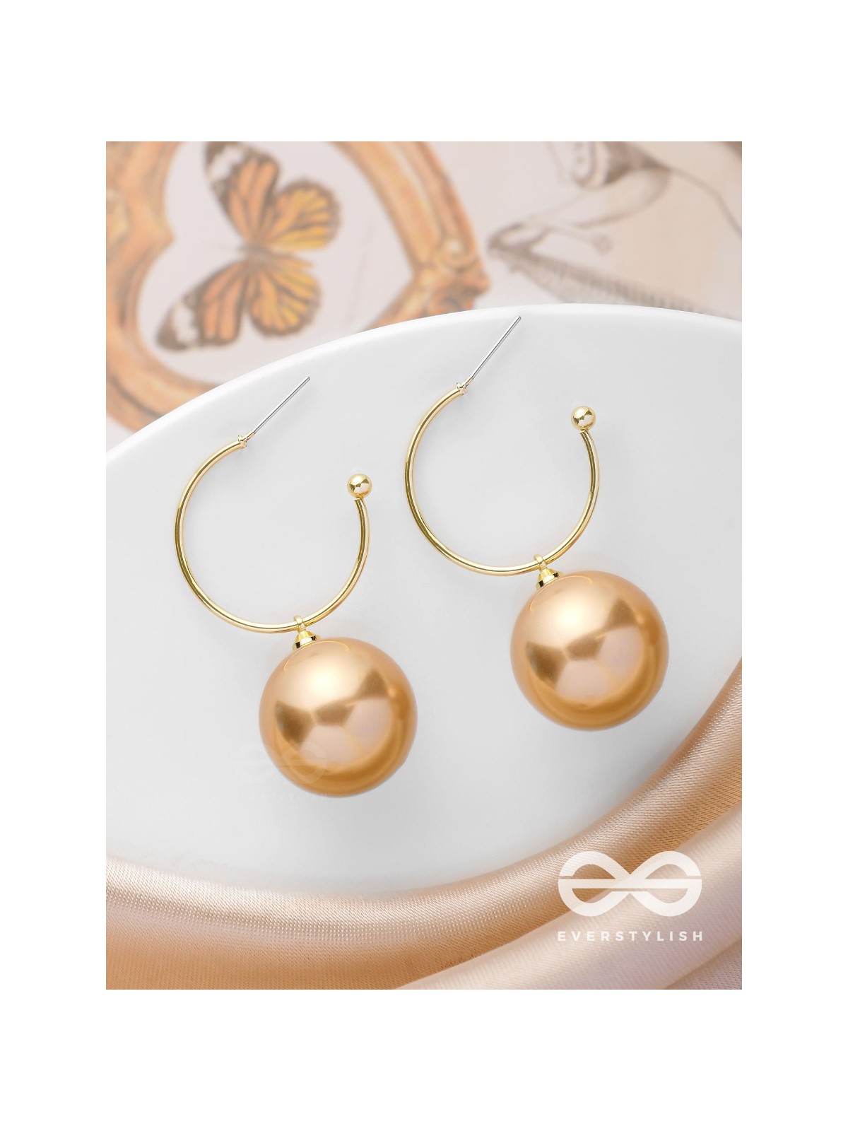 JINGLE BELL RADIANCE - GOLDEN EMBELLISHED PEARL EARRINGS