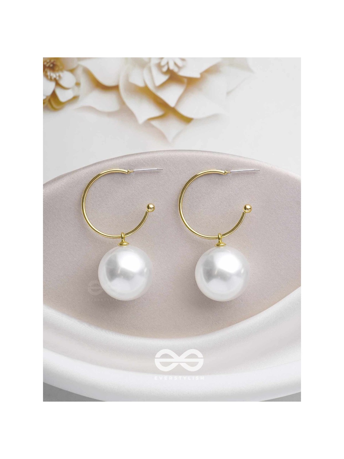 JINGLE BELL RADIANCE - GOLDEN AND WHITE EMBELLISHED PEARL EARRINGS