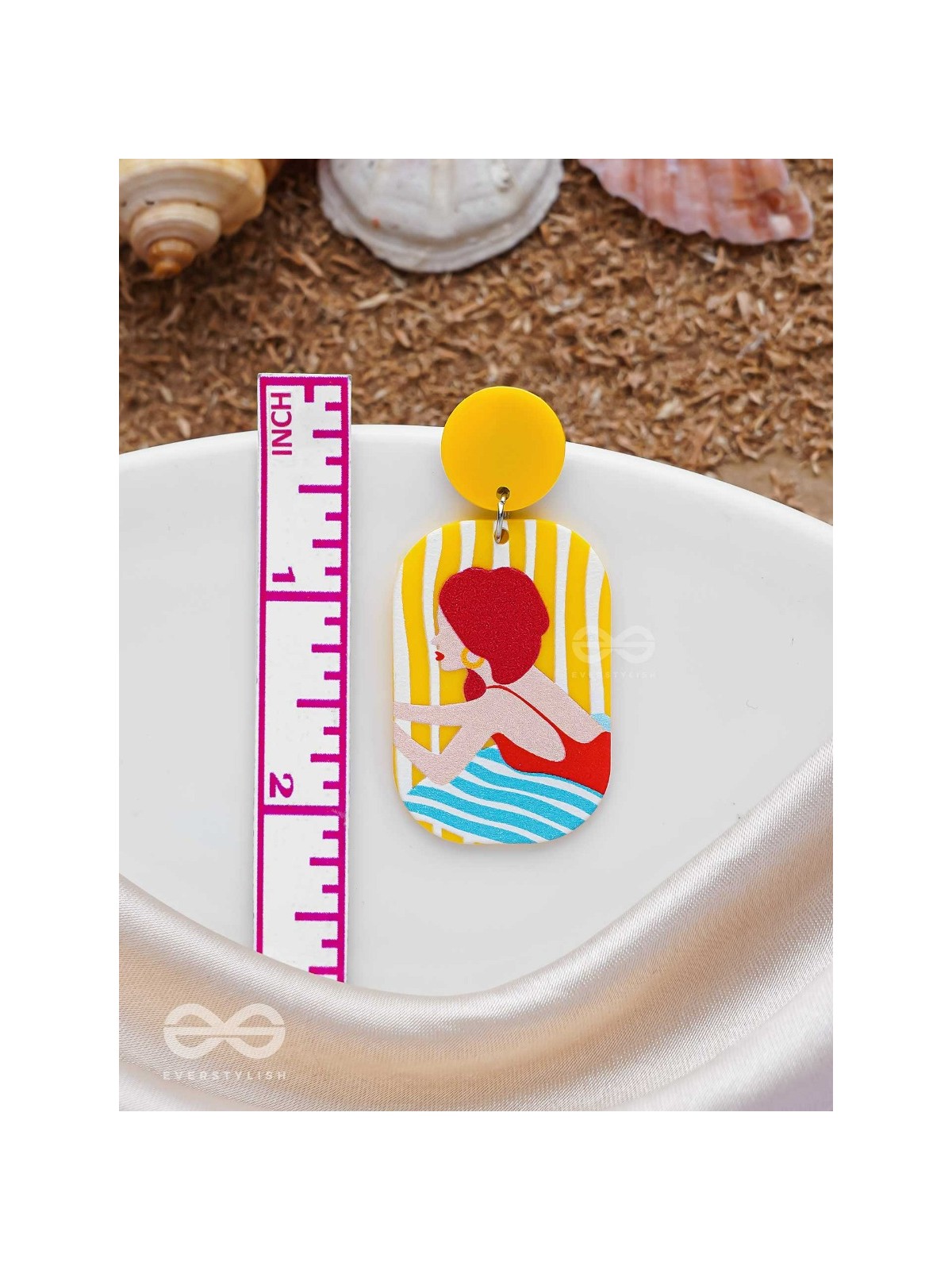 DIVE 'N DABBLE - STATEMENT ACRYLIC EARRINGS