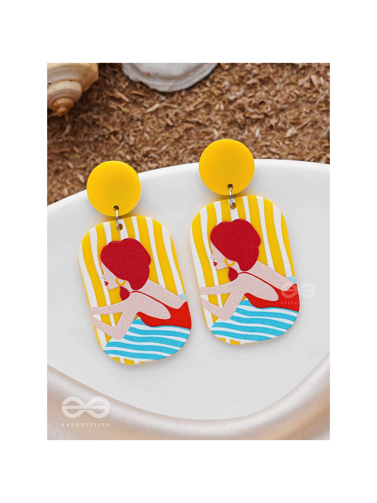 DIVE 'N DABBLE - STATEMENT ACRYLIC EARRINGS