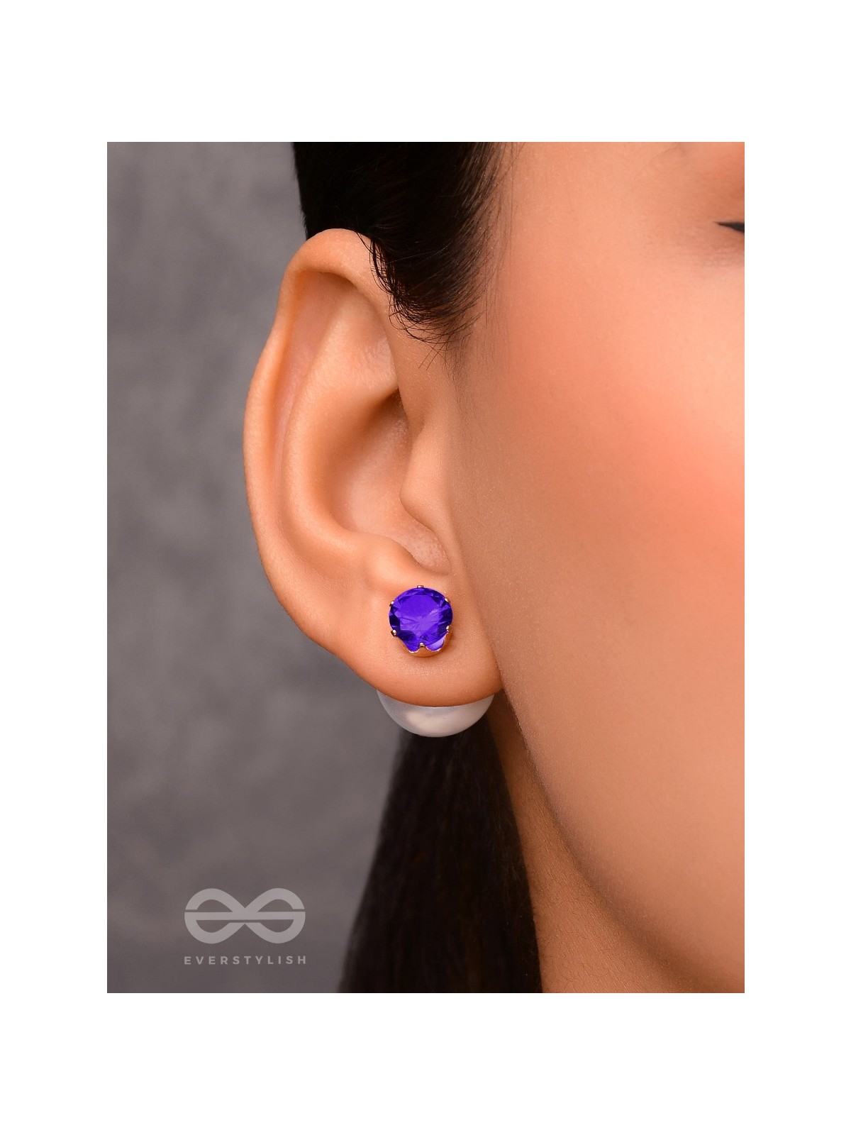 A MYSTIC PEARL - GOLDEN EMBELLISHED EARRINGS (DARK BLUE)