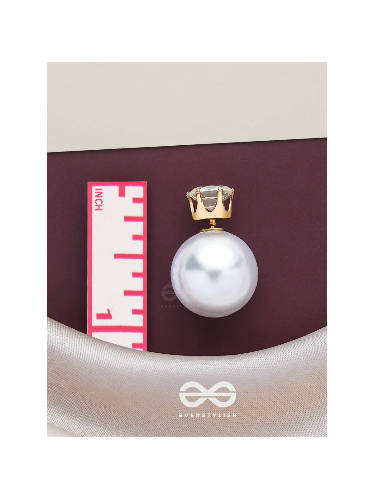 A MYSTIC PEARL - GOLDEN EMBELLISHED EARRINGS (WHITE)