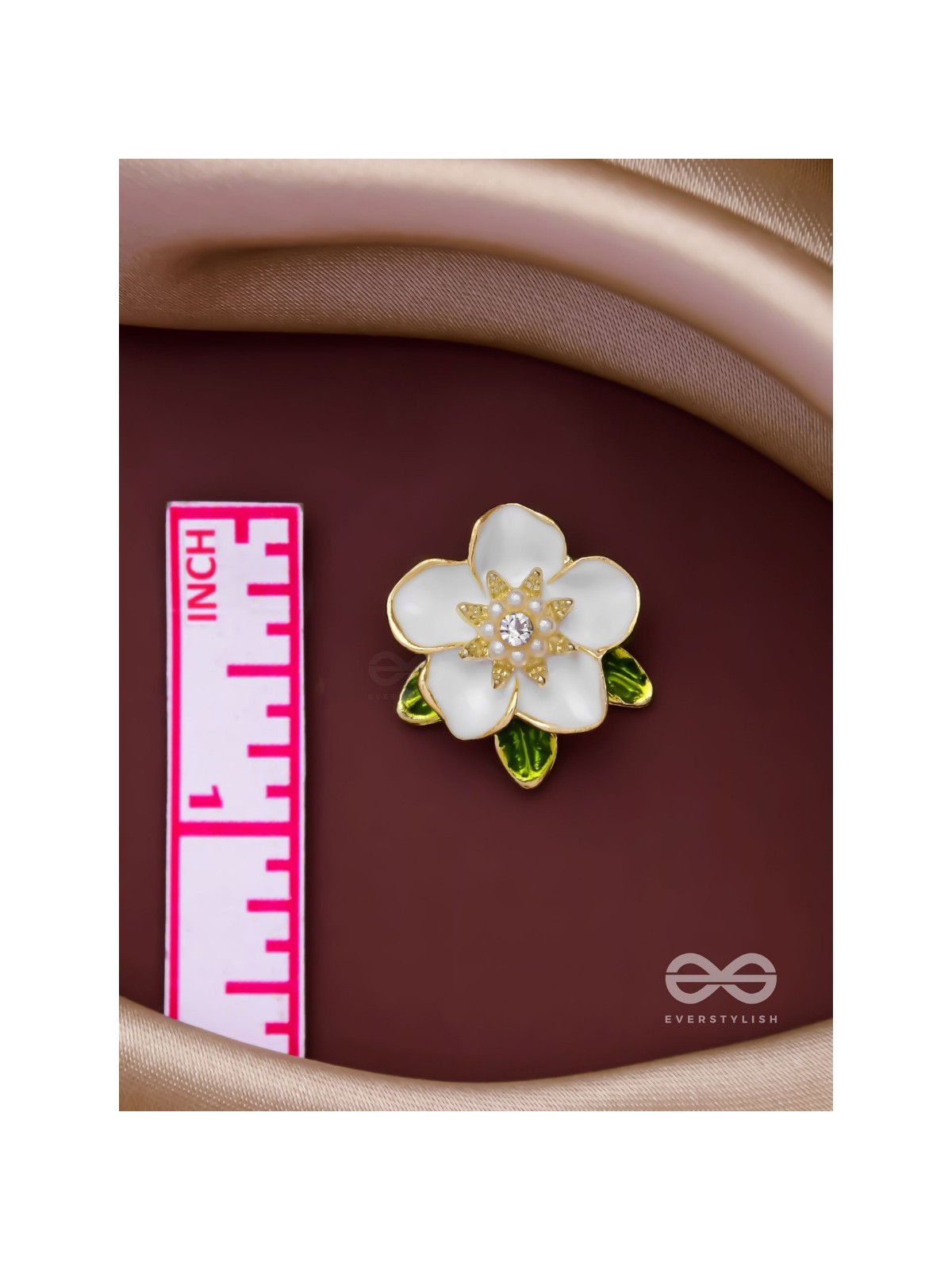 SNOWY BLOSSOMS - GOLDEN EMBELLISHED STUD EARRINGS