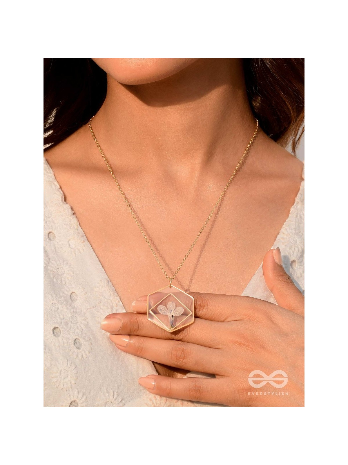 The Fairy Bloom - Pressed Flower Resin Pendant With Anti-Tarnish Coating