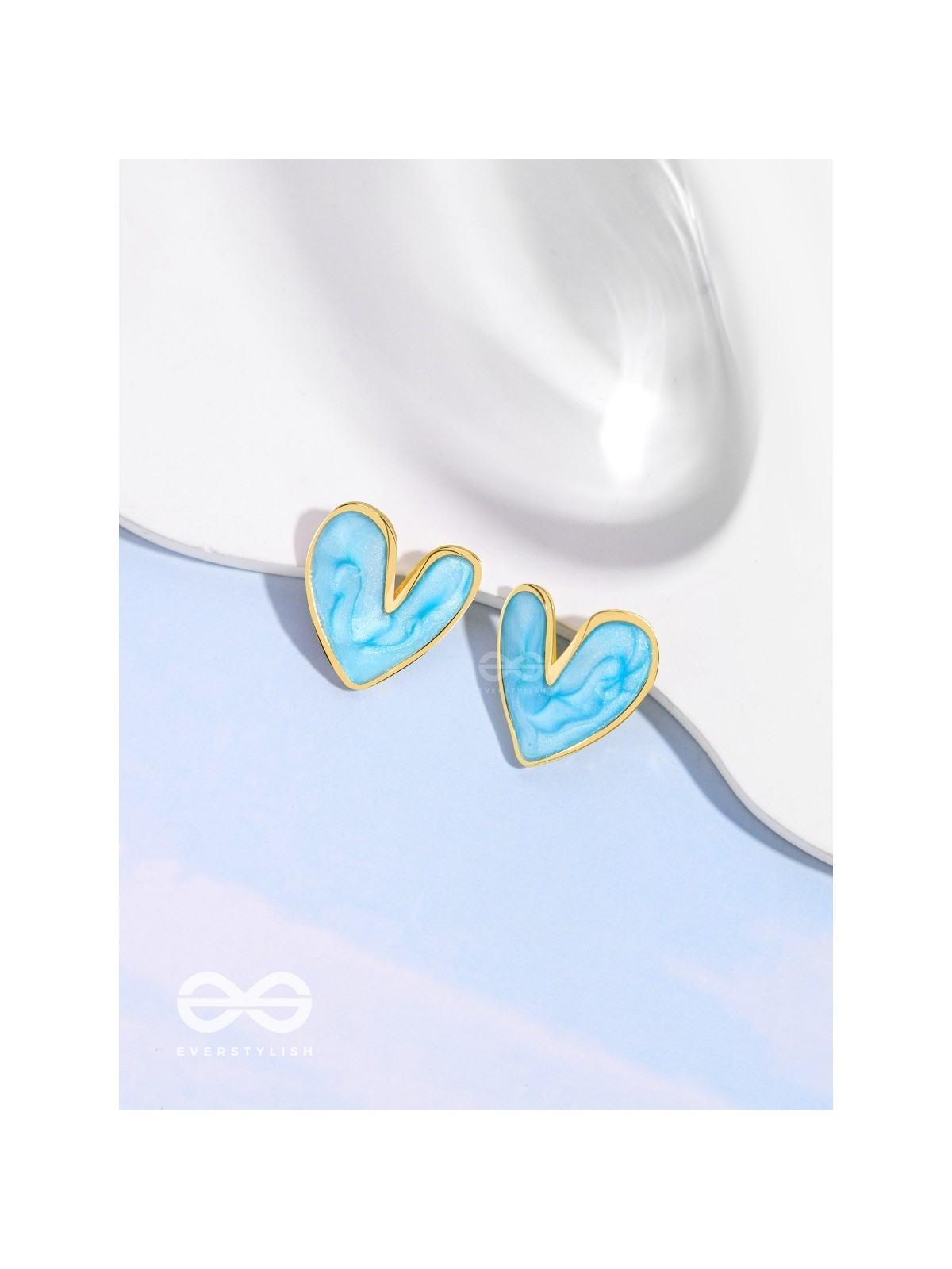 LOVEBEATIN HEARTS - CUTE ENAMELLED STUDS (BLUE)