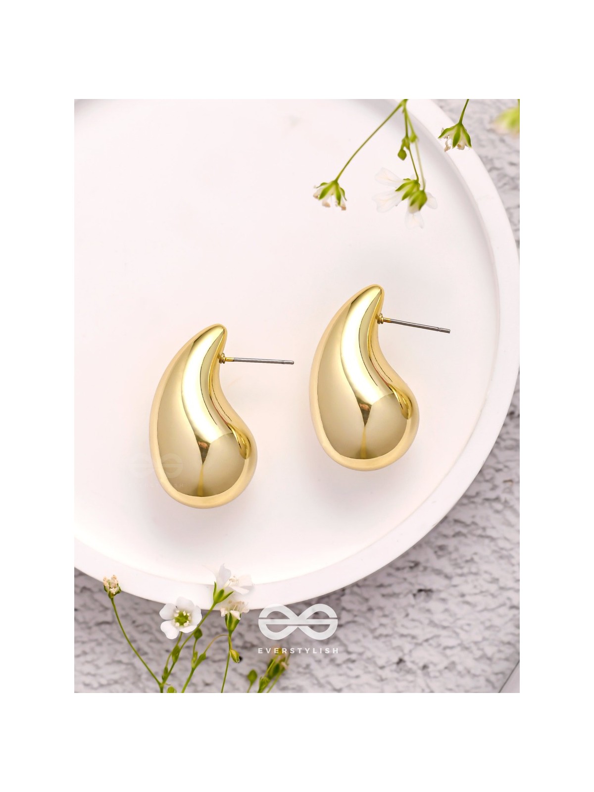 The Glistening Drops - Classy Golden Stud Earrings