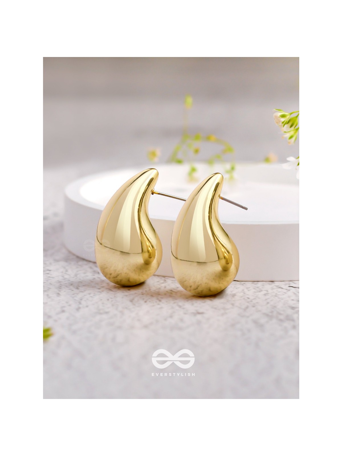 The Glistening Drops - Classy Golden Stud Earrings