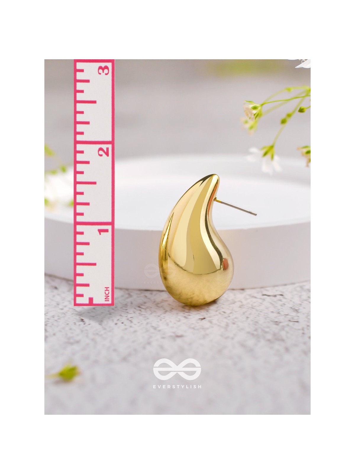 The Glistening Drops - Classy Golden Stud Earrings