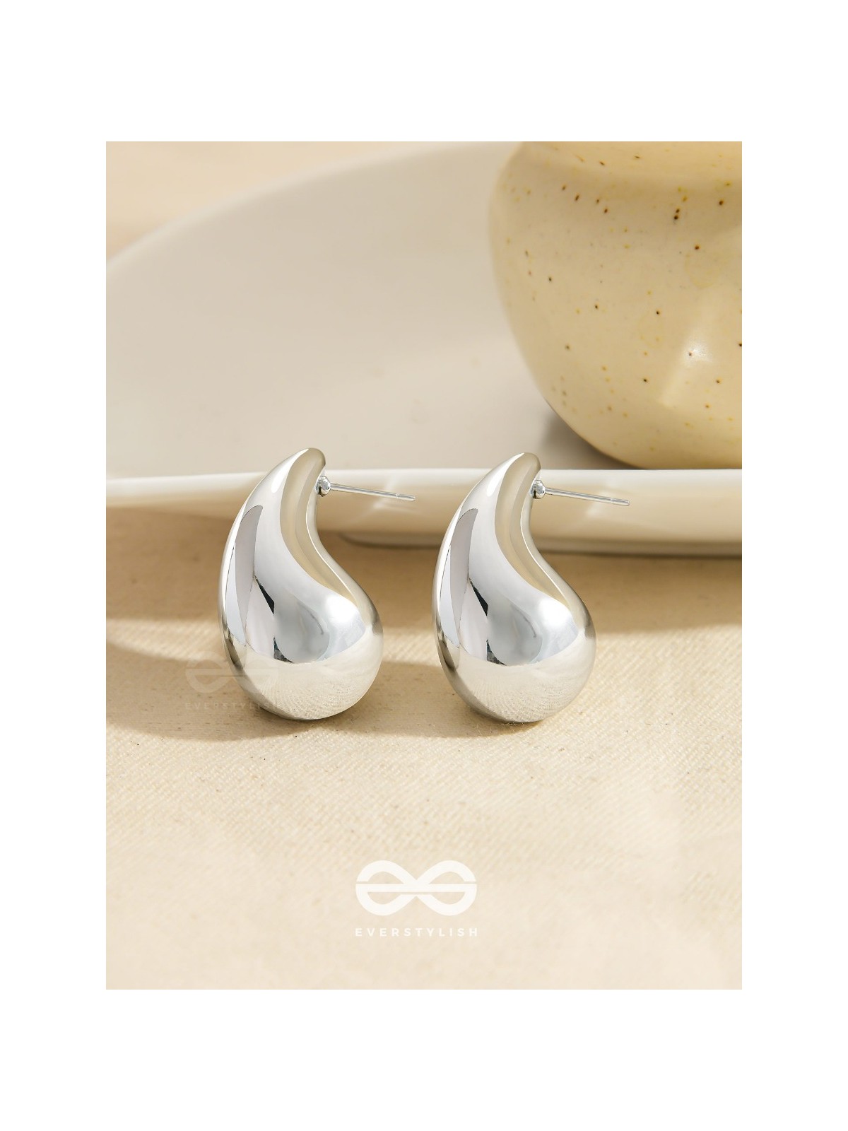 The Glistening Drops - Classy Silver Stud Earrings