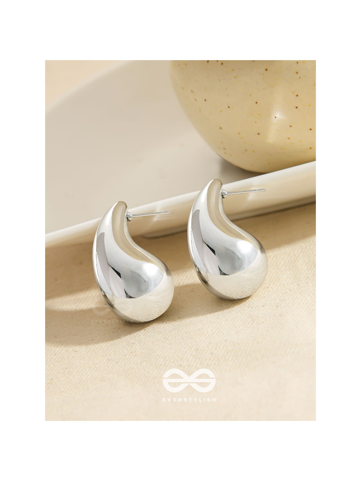 The Glistening Drops - Classy Silver Stud Earrings