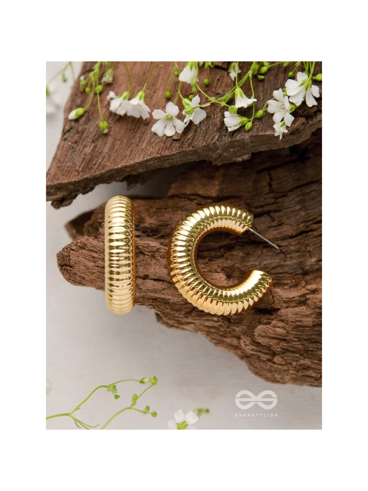 Sunlit Harmony - Statement Golden Earrings