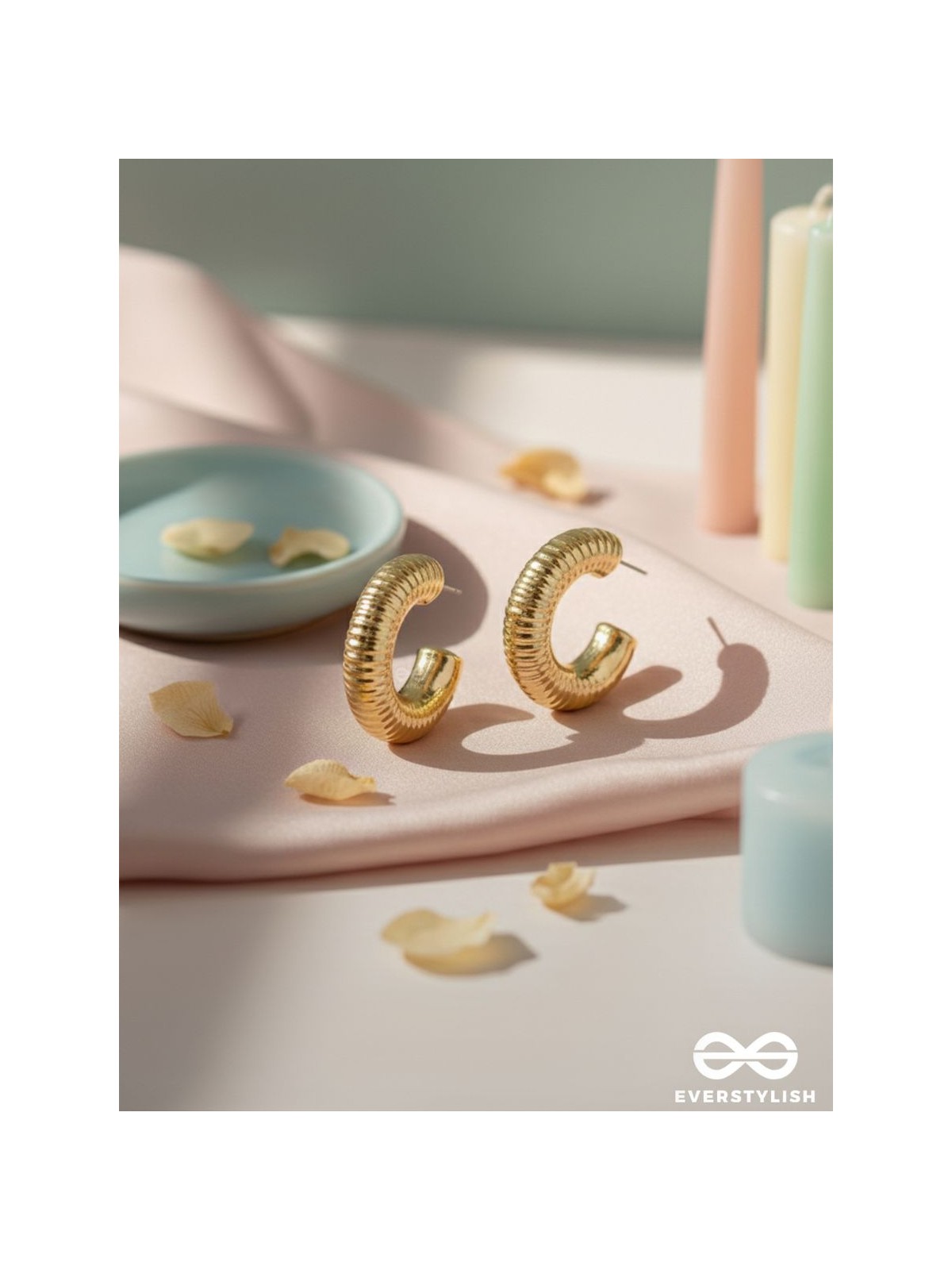 Sunlit Harmony - Statement Golden Earrings
