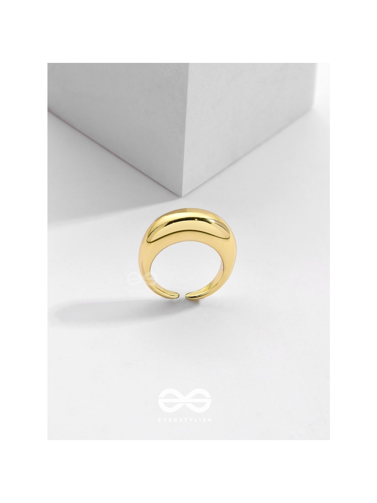 The Golden Grace - Golden Statement Ring 