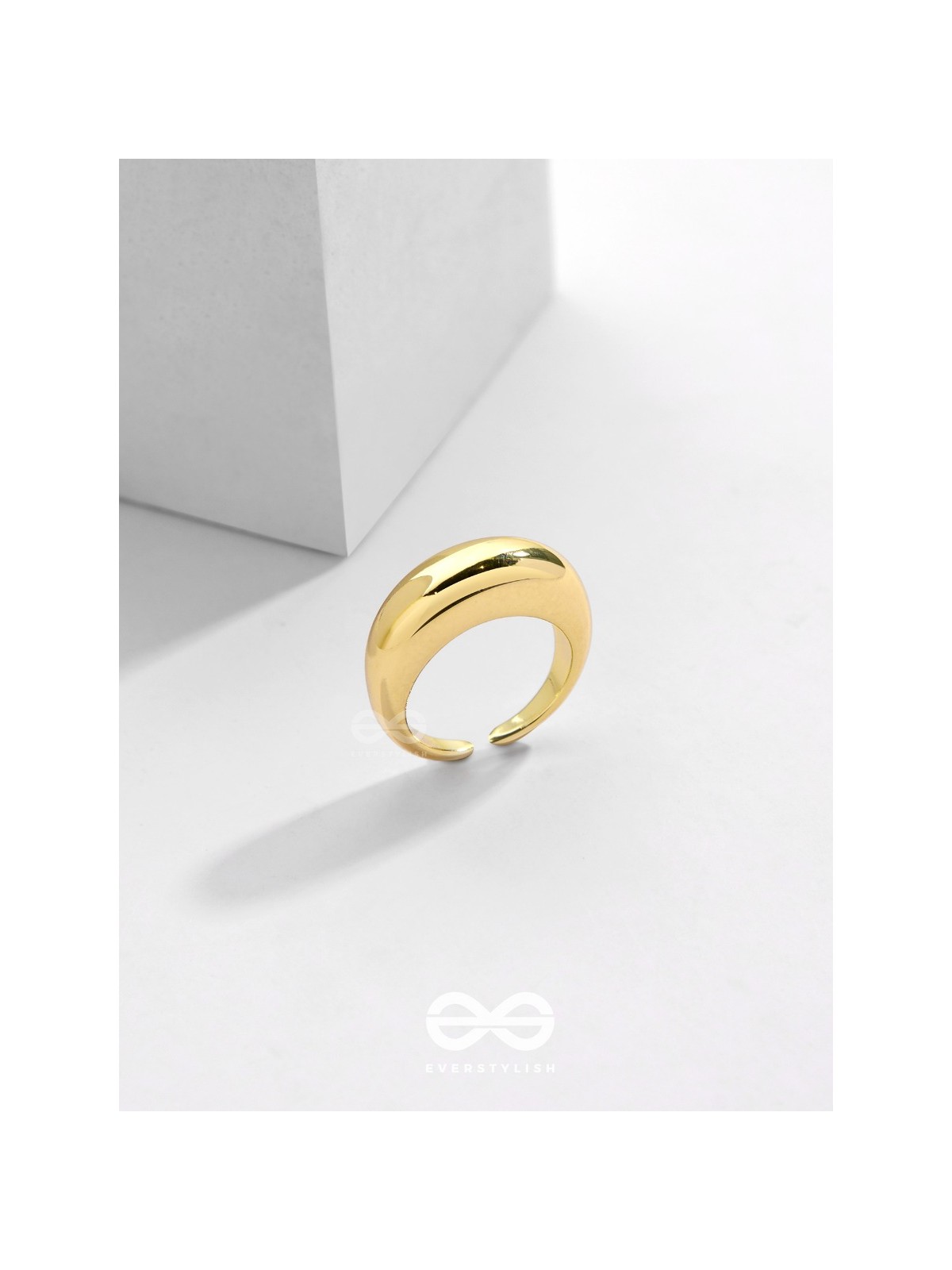 The Golden Grace - Golden Statement Ring 