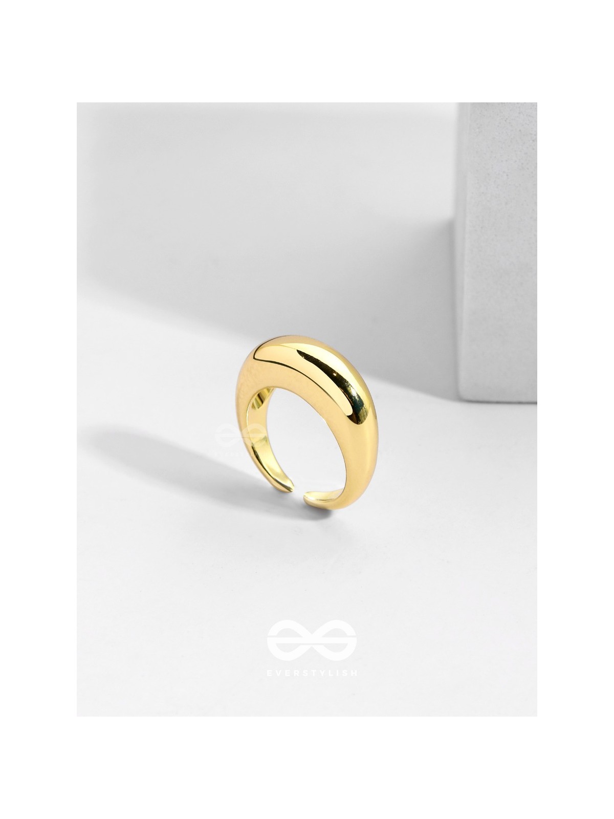 The Golden Grace - Golden Statement Ring 