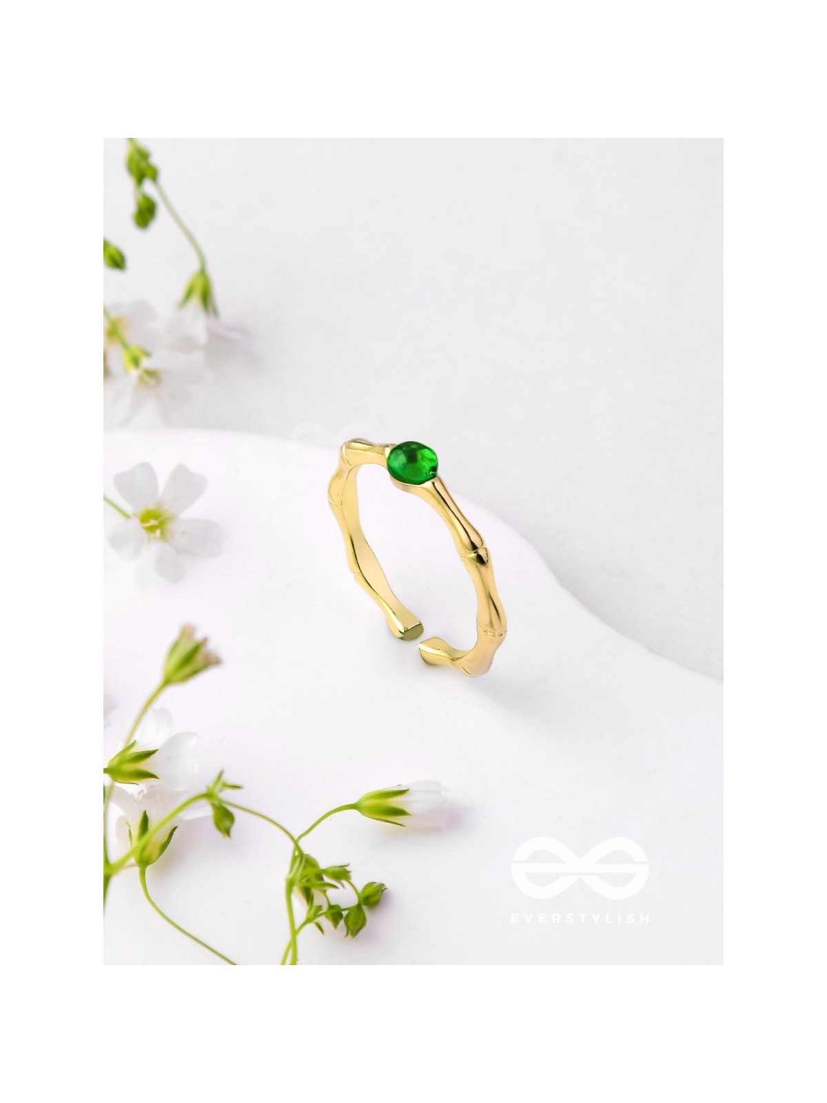 The Emerald Glow - Embellished Golden Ring