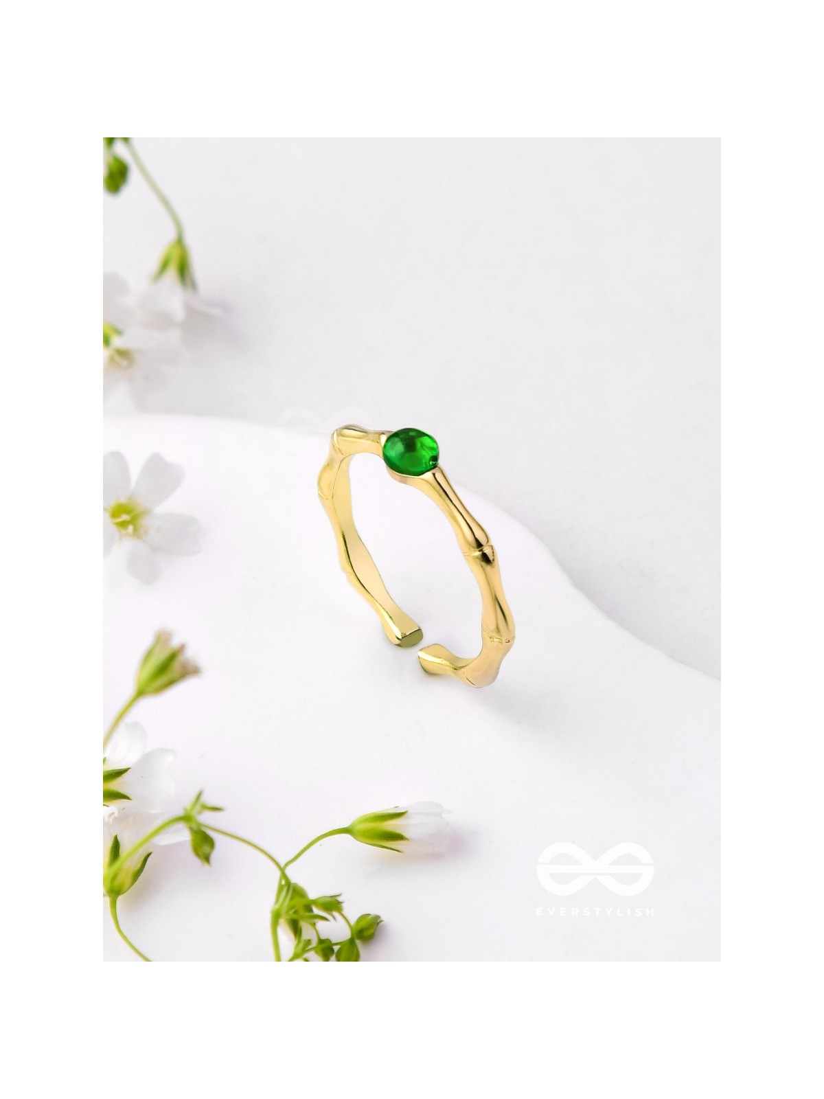 The Emerald Glow - Embellished Golden Ring